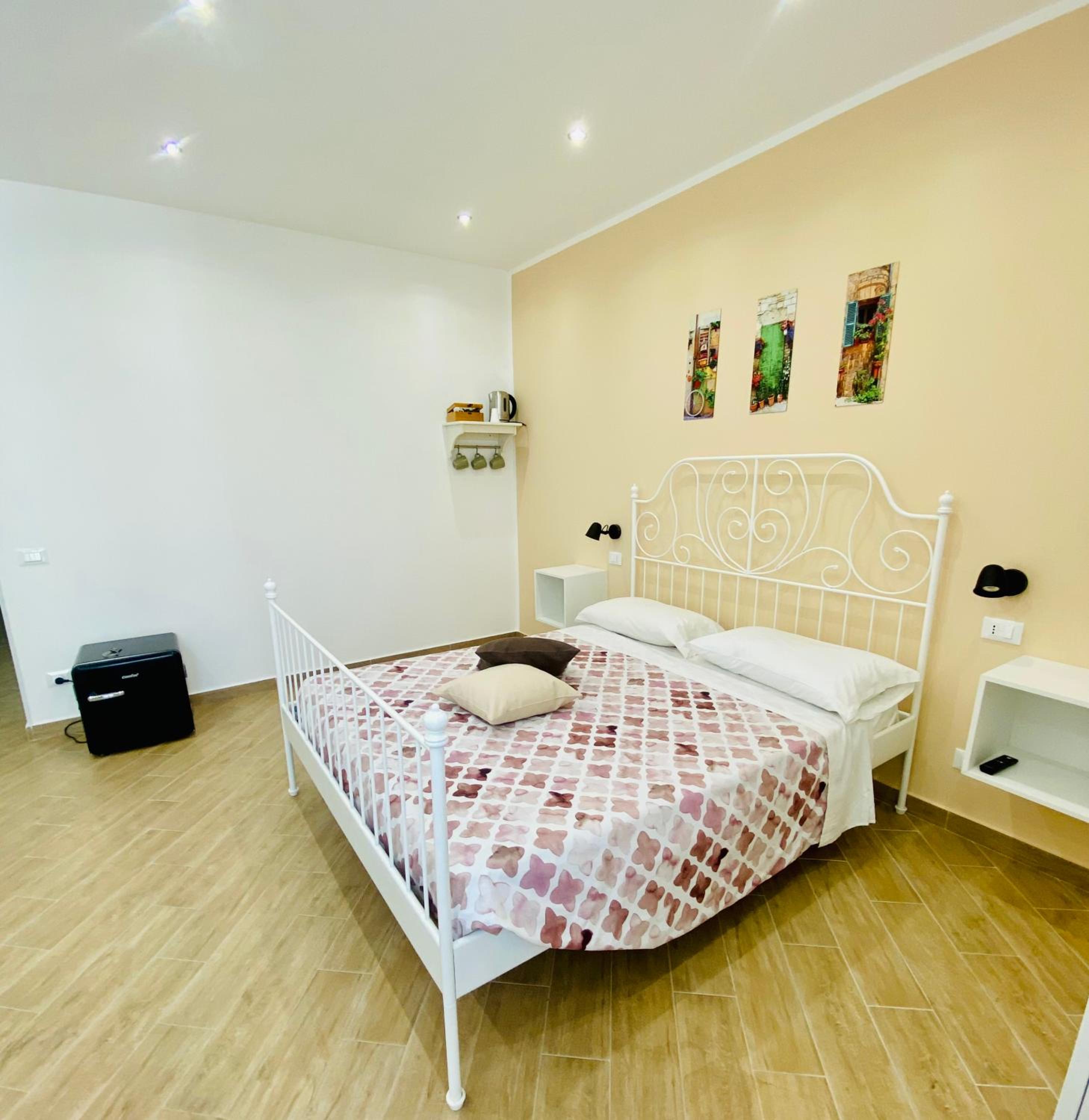 Double Room - Photo 5
