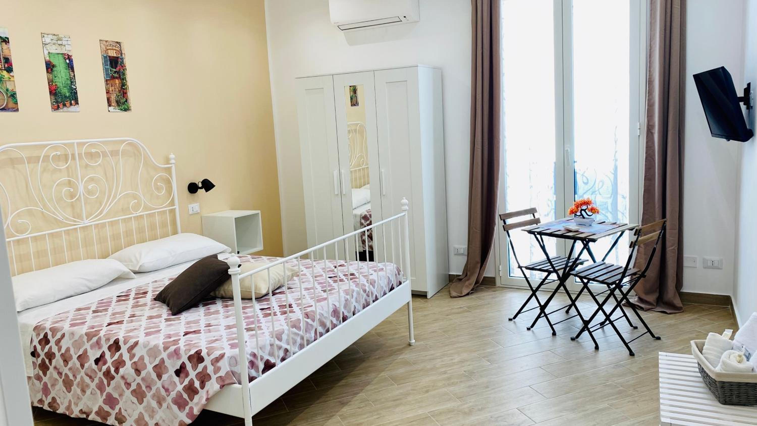 Double Room - Photo 3