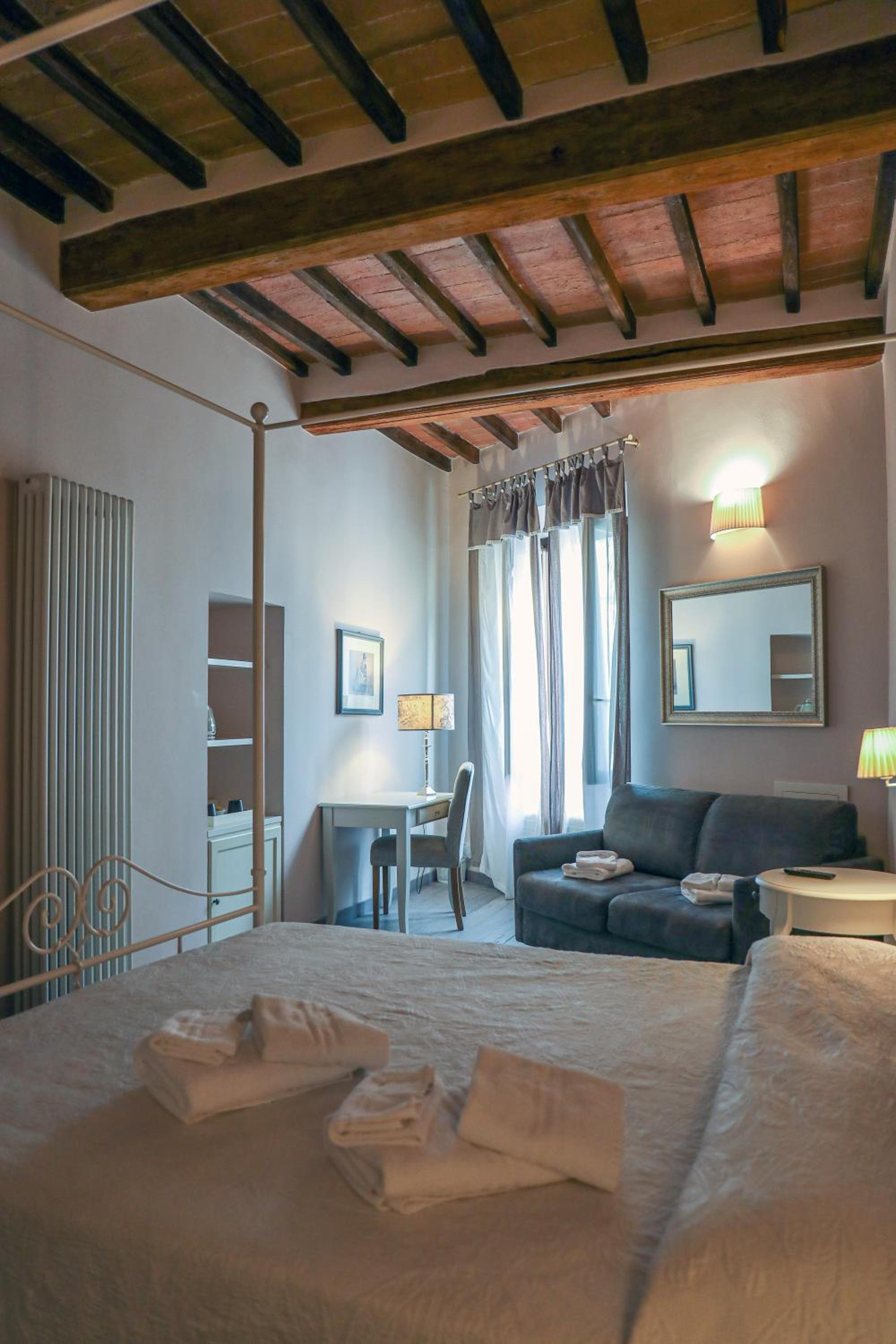 Superior Double Room - Photo 8