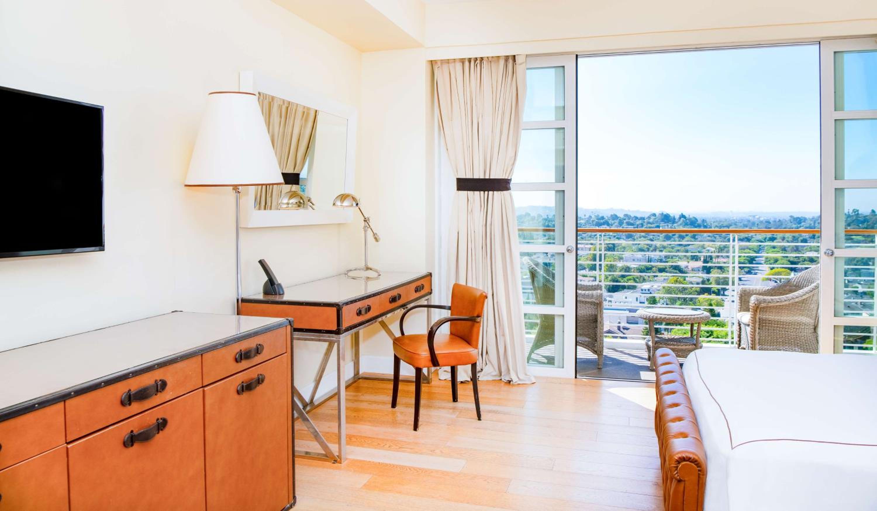 Deluxe Double Room With Two Double Beds And City View