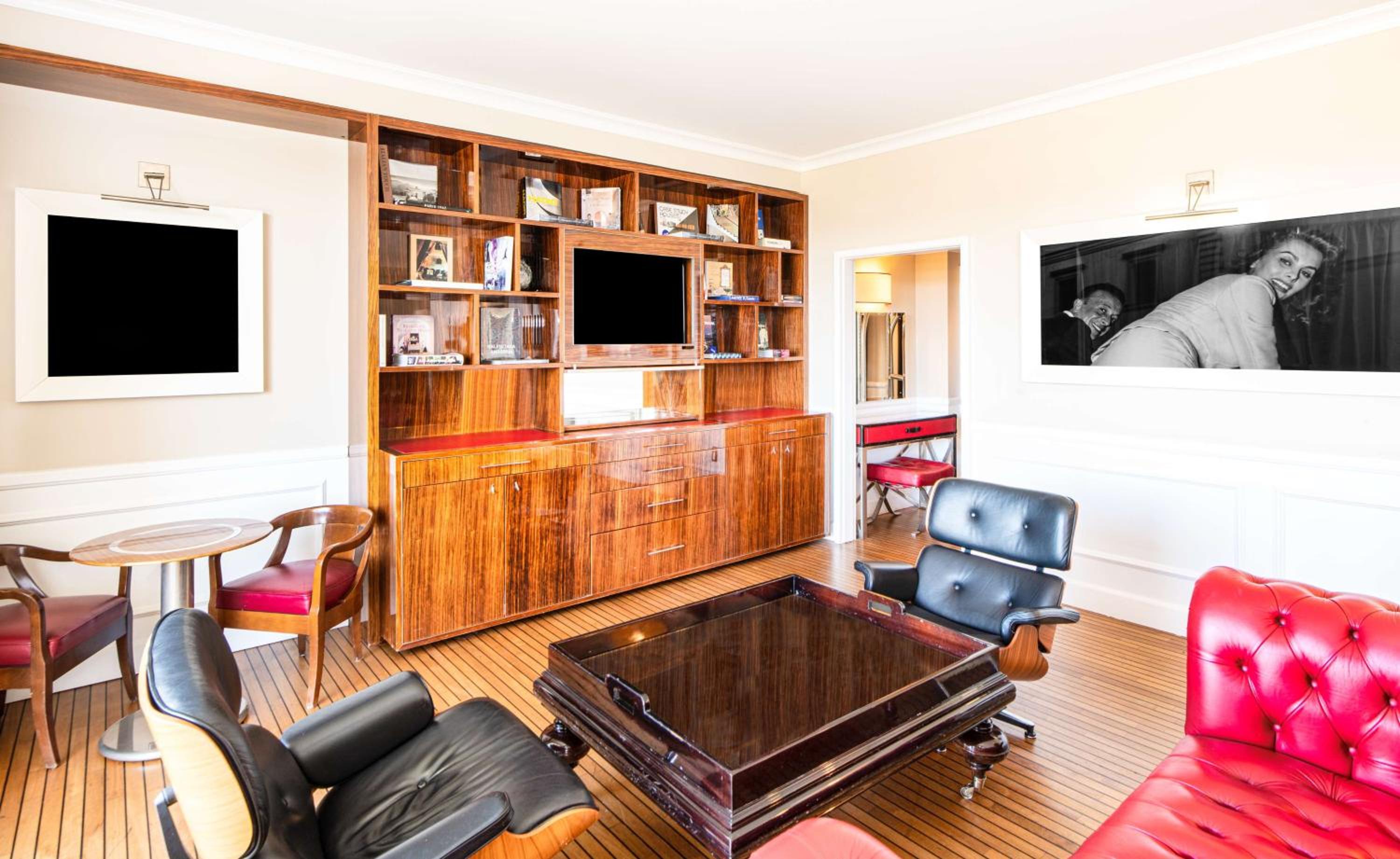 Hollywood Suite thumbnail 5
