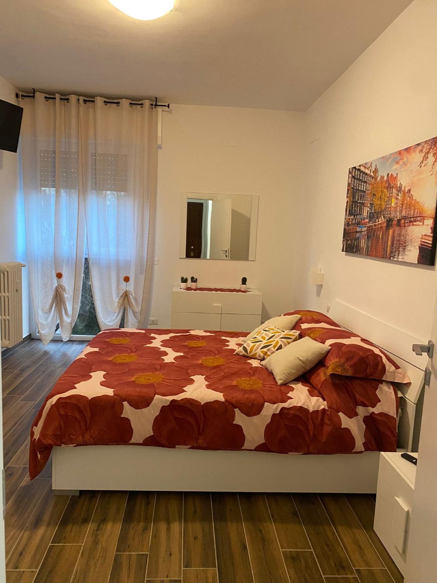 One-Bedroom Apartment photo 2