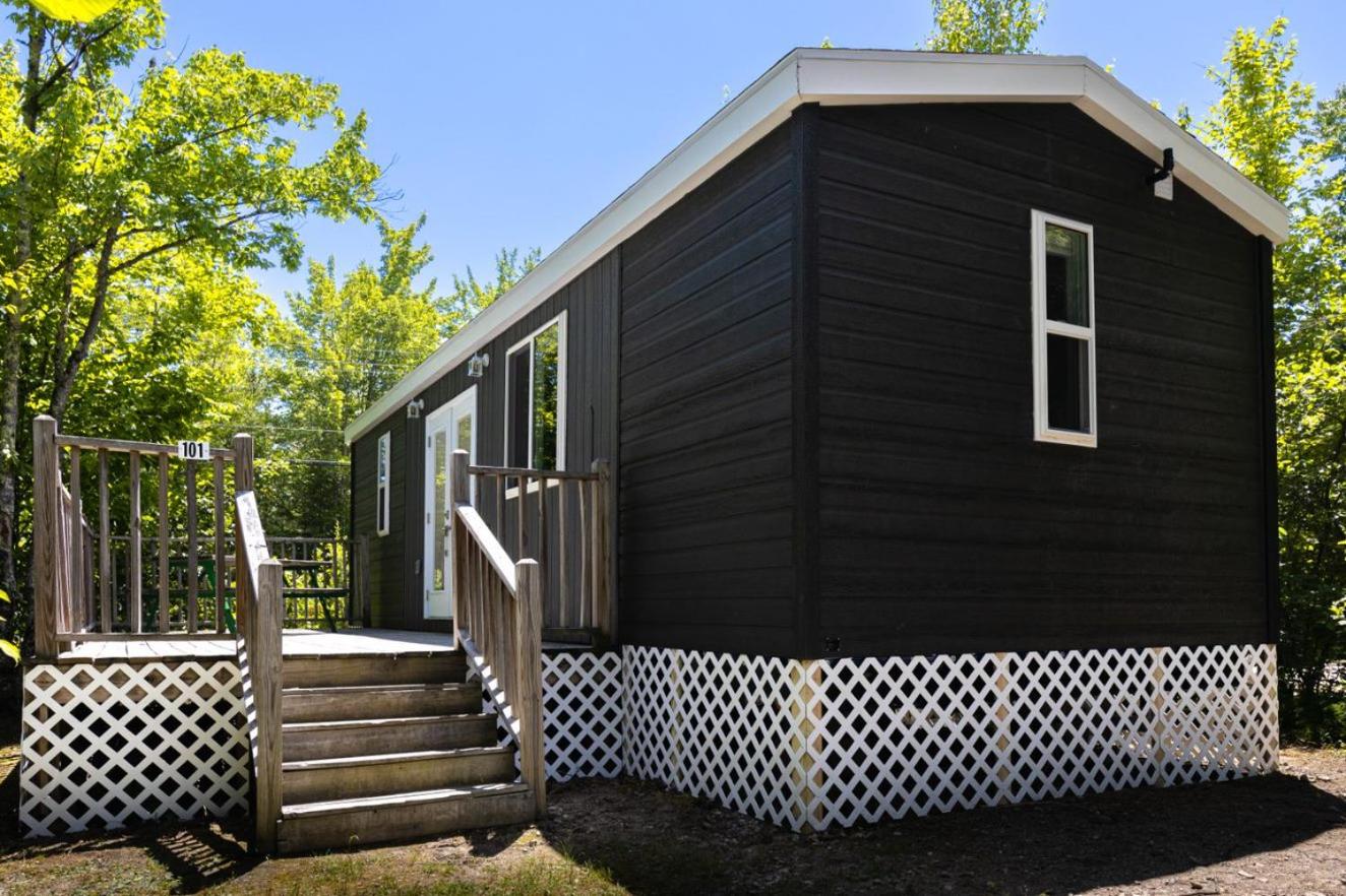 Two-Bedroom House photo 2