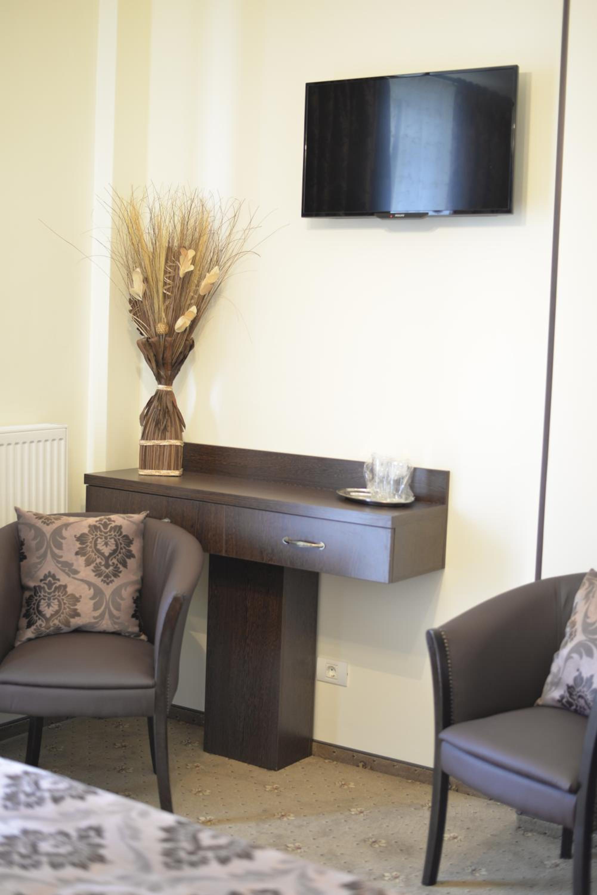 Suite - Photo 2