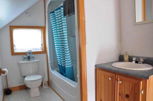 Five-Bedroom House photo 2