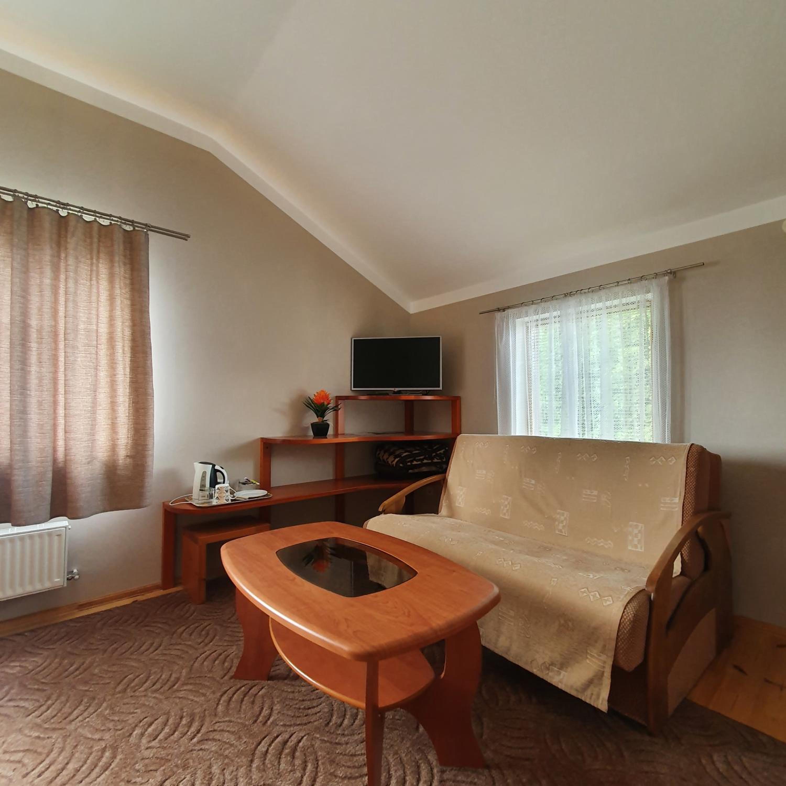Double Room - Photo 5