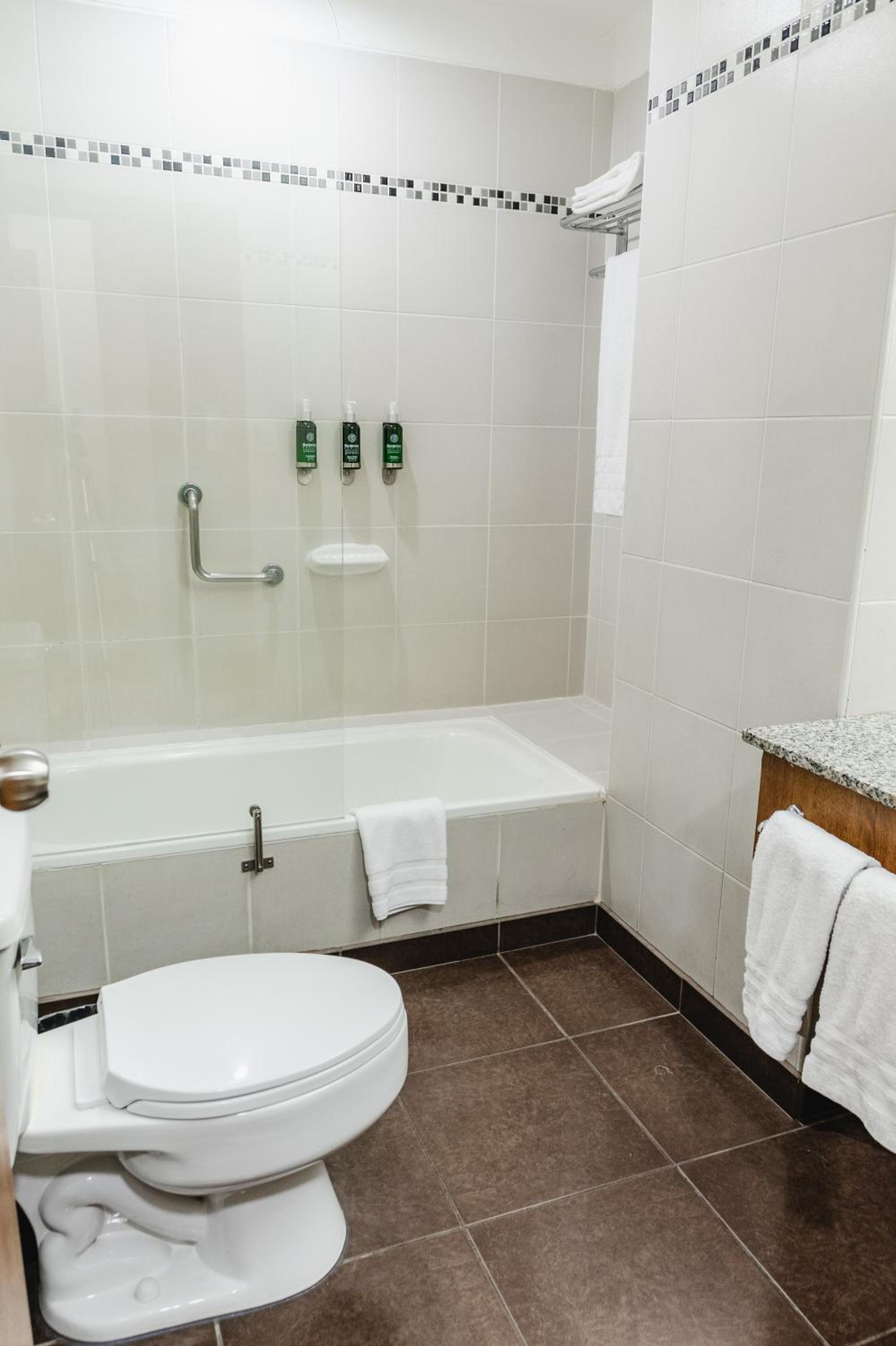 Standard King Room - Non-Smoking  - Photo 2