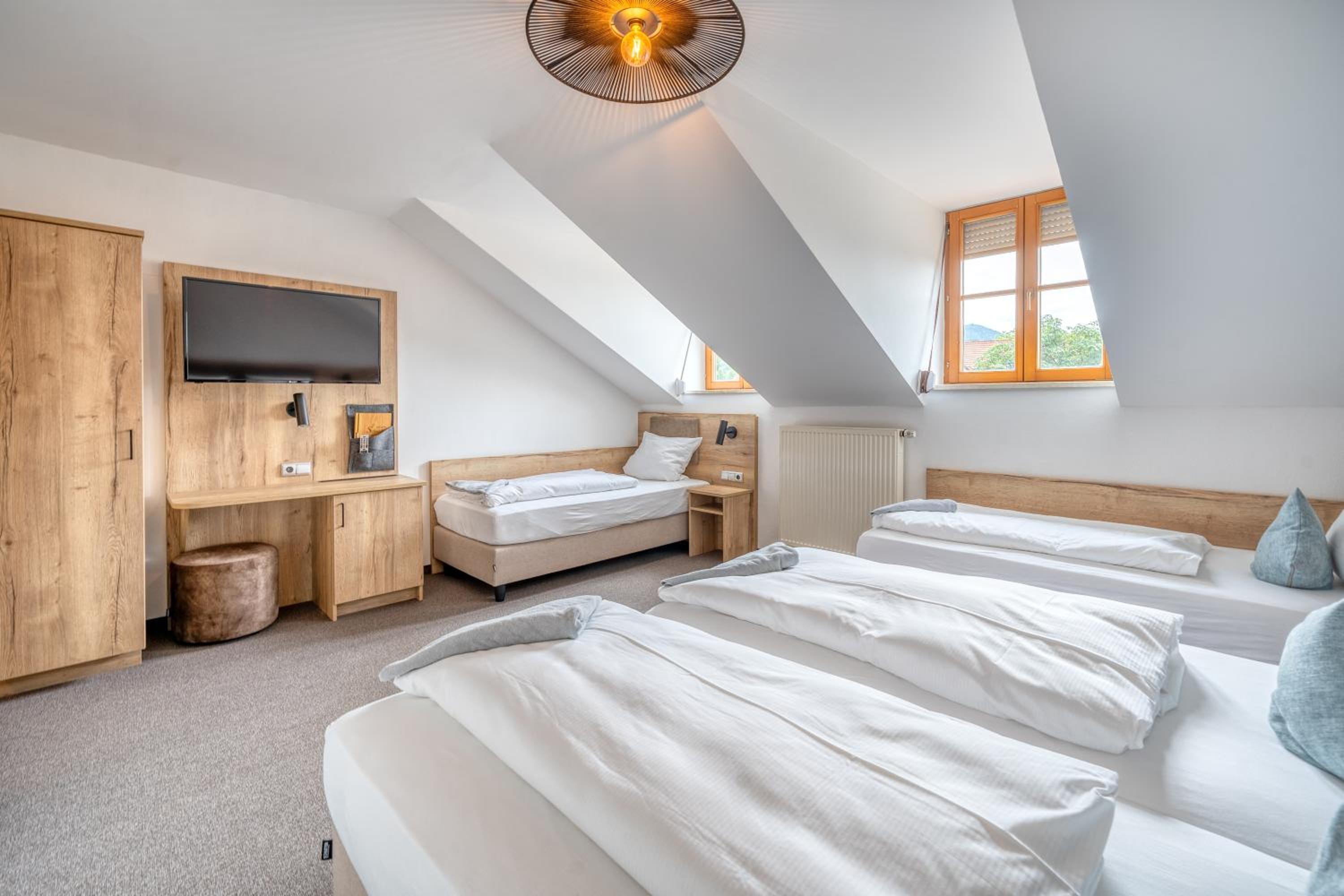 Quadruple Room - Photo 3
