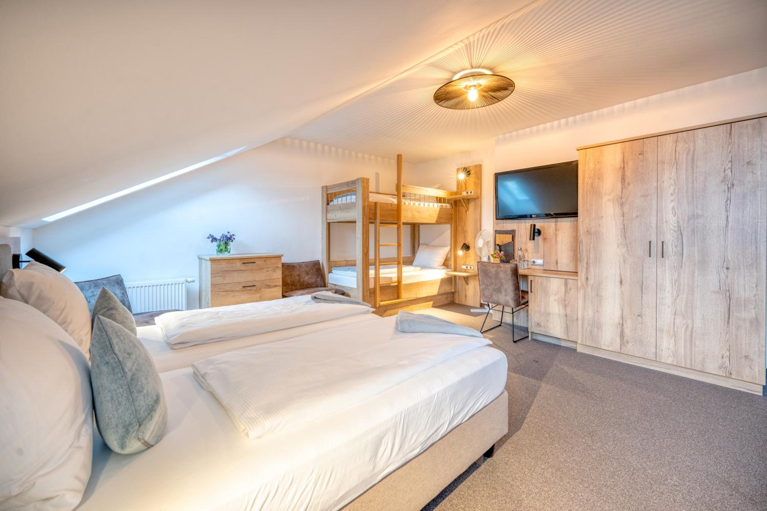 Quadruple Room - Photo 4