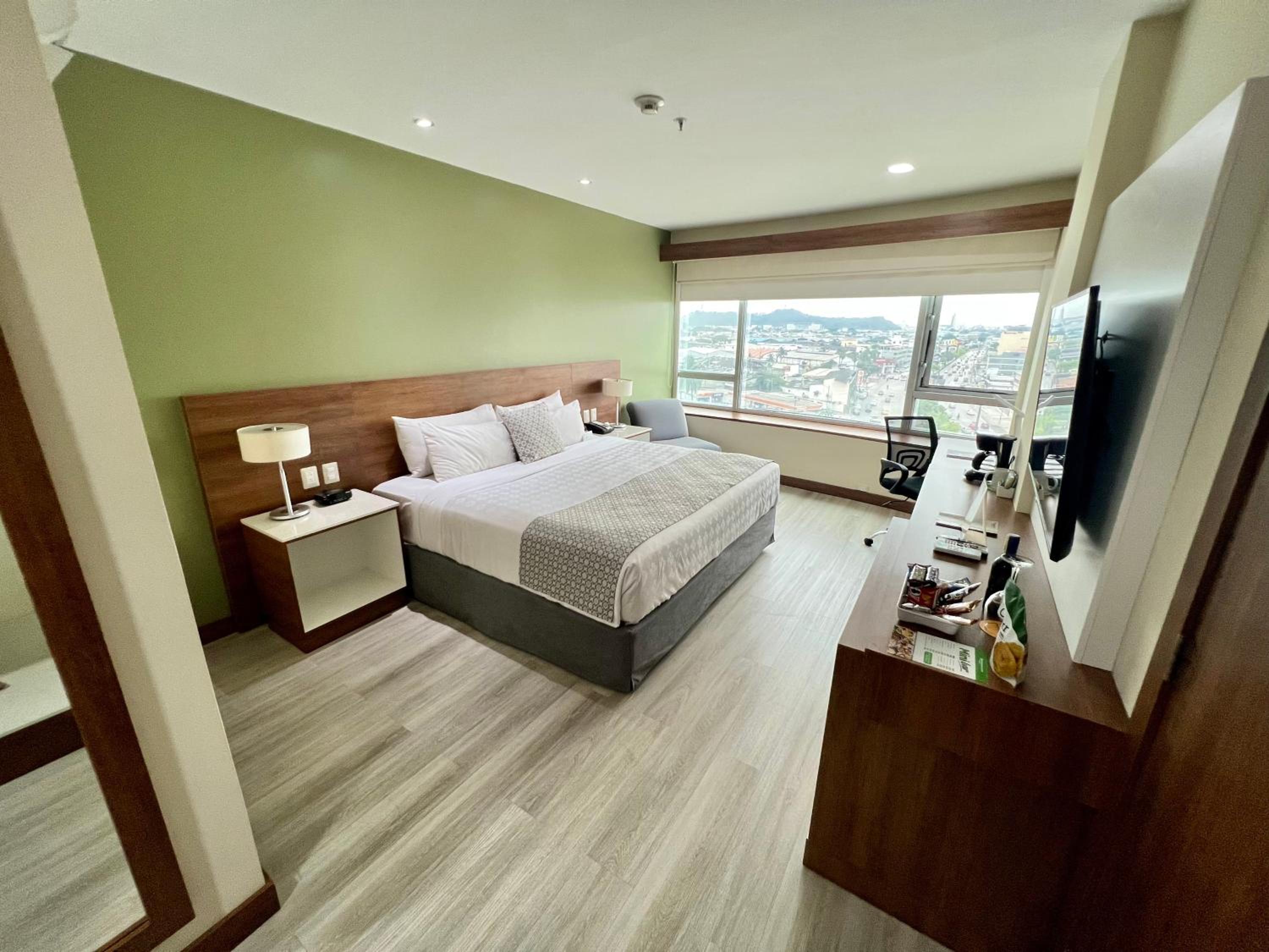 King Room - Disability Access/Non-Smoking photo 1