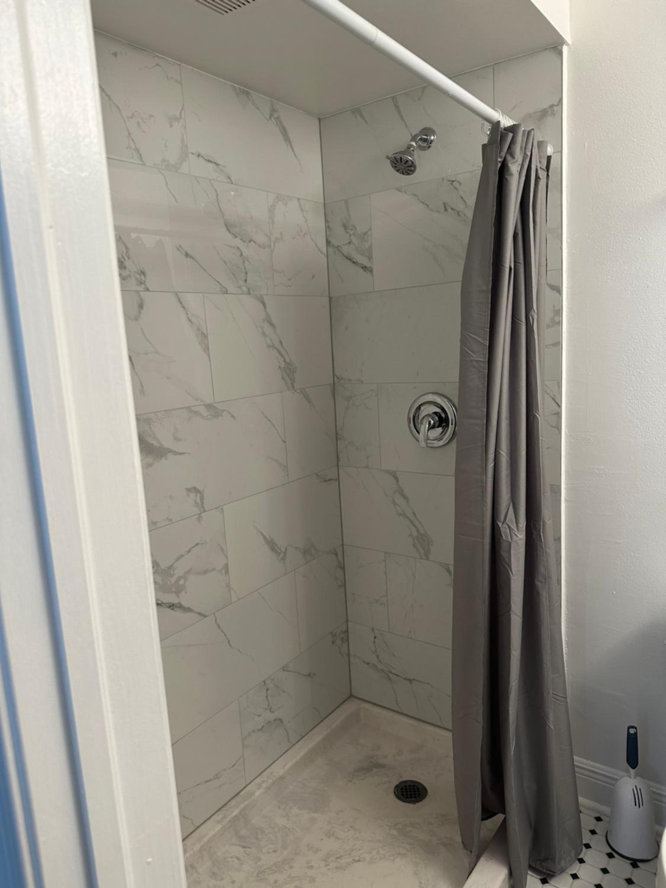 Double or Twin Room - Photo 2