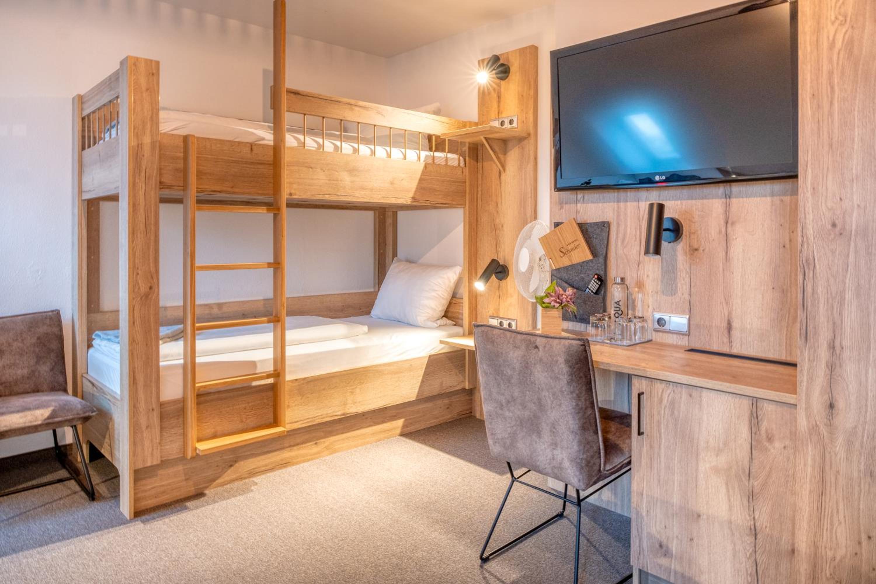 Quadruple Room - Photo 1