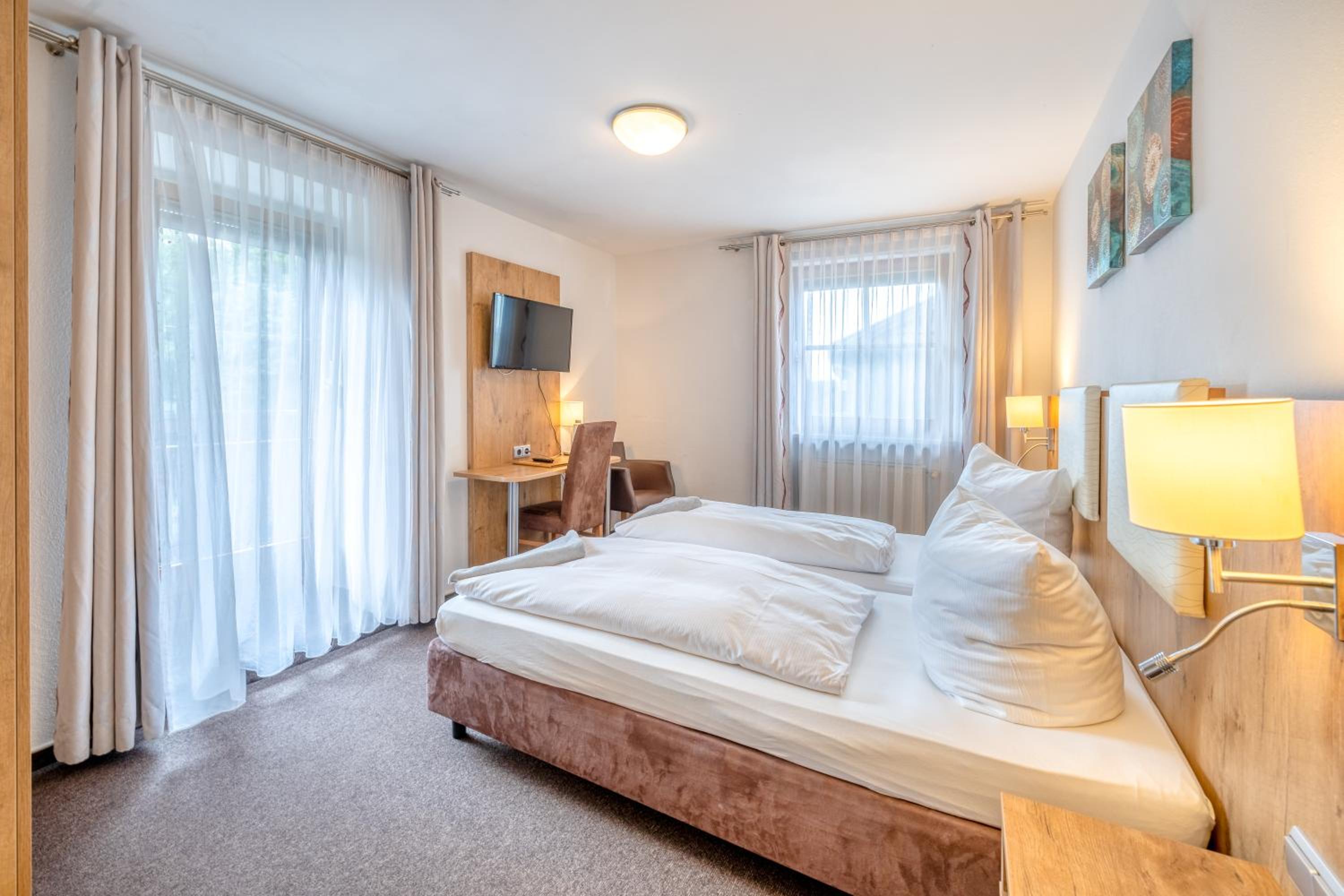 Double Room with Balcony or Terrace - Photo 6