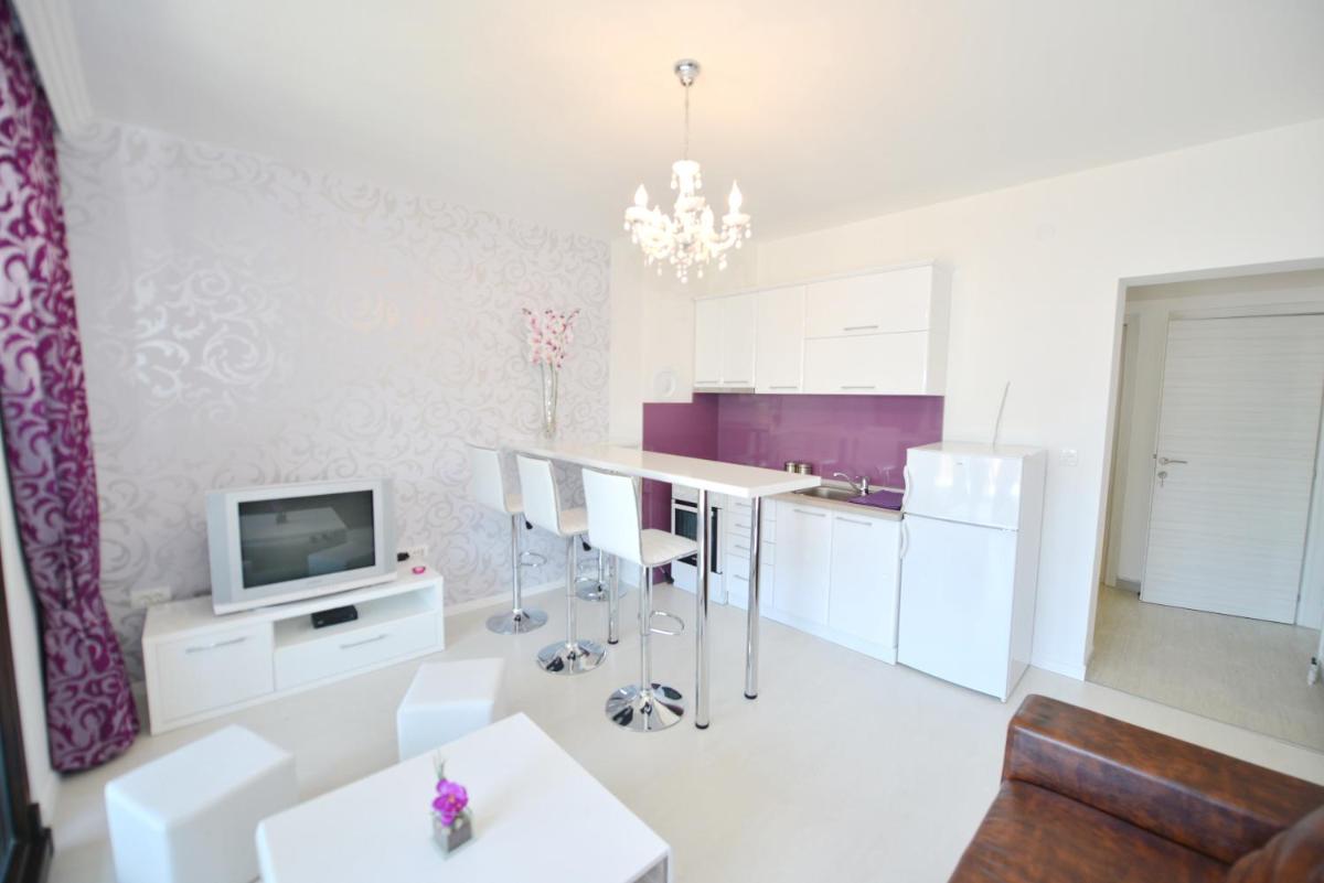 Two-Bedroom Apartment with Balcony and Sea View
