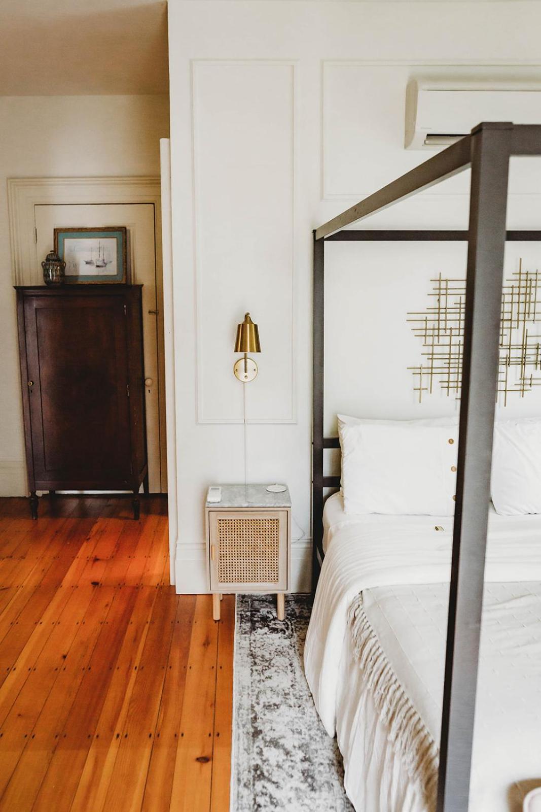 Deluxe Queen Room - Photo 15