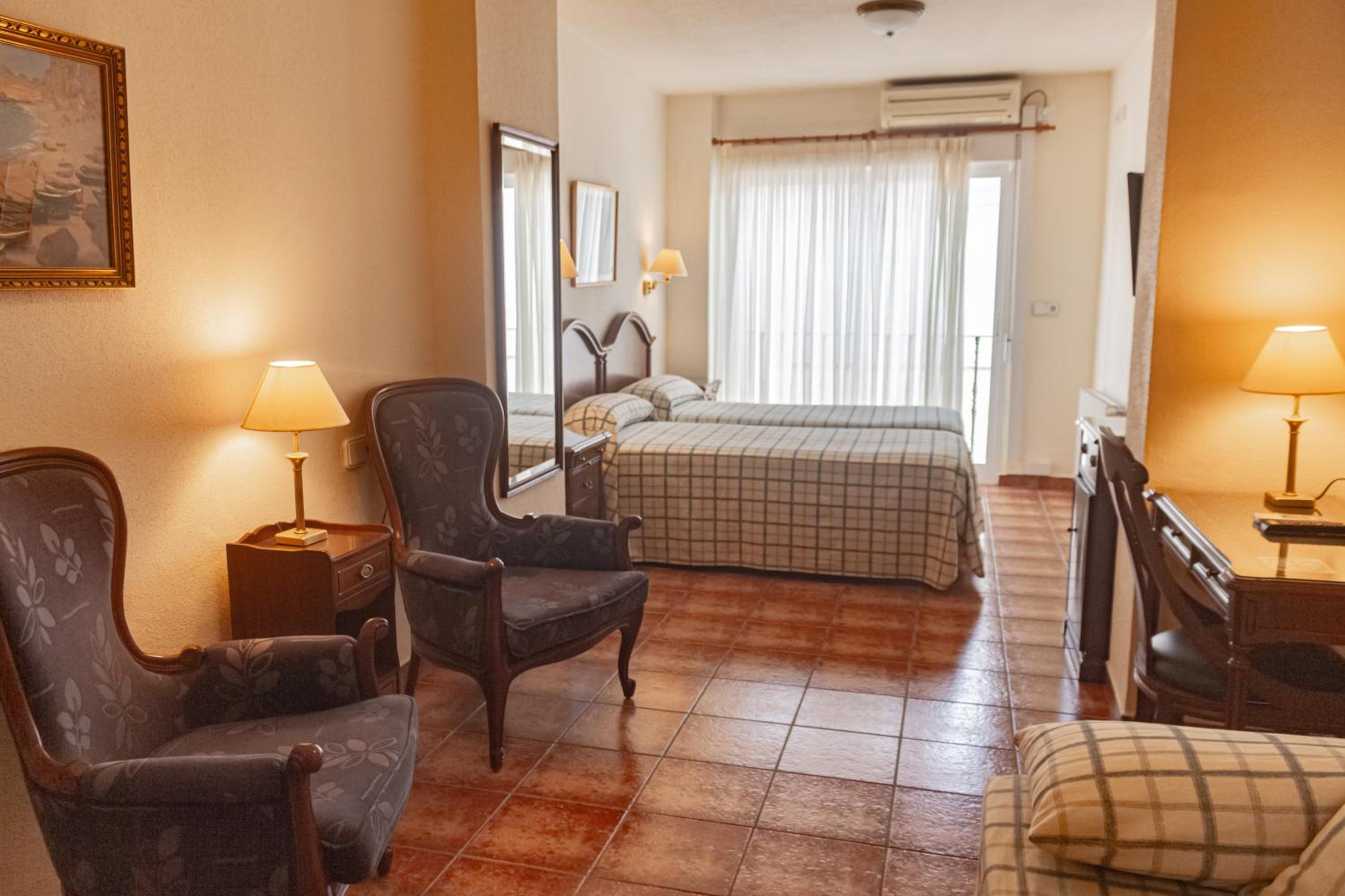 Superior Twin Room - Photo 1