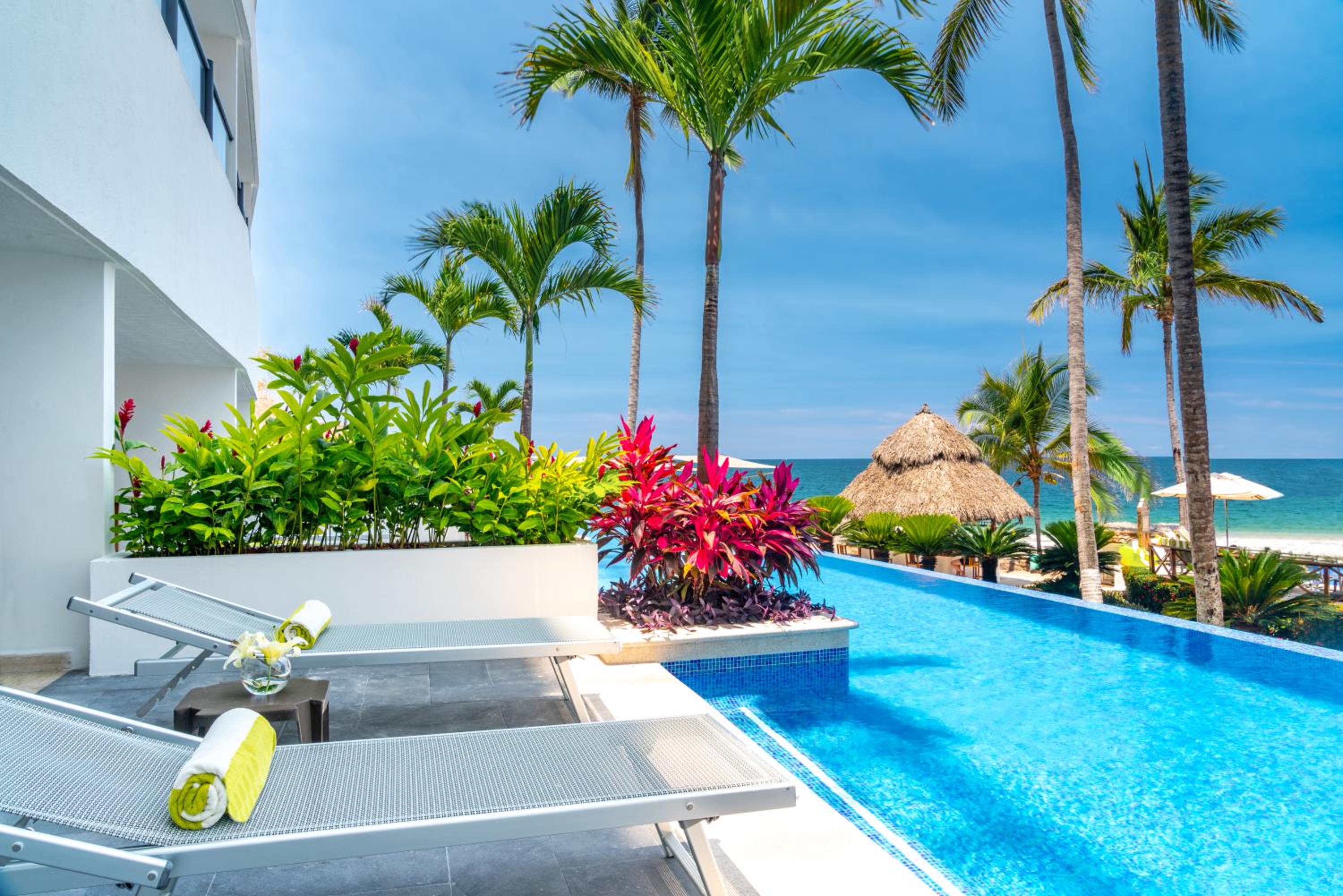 Club King Suite with Ocean View - Swim Up photo 2