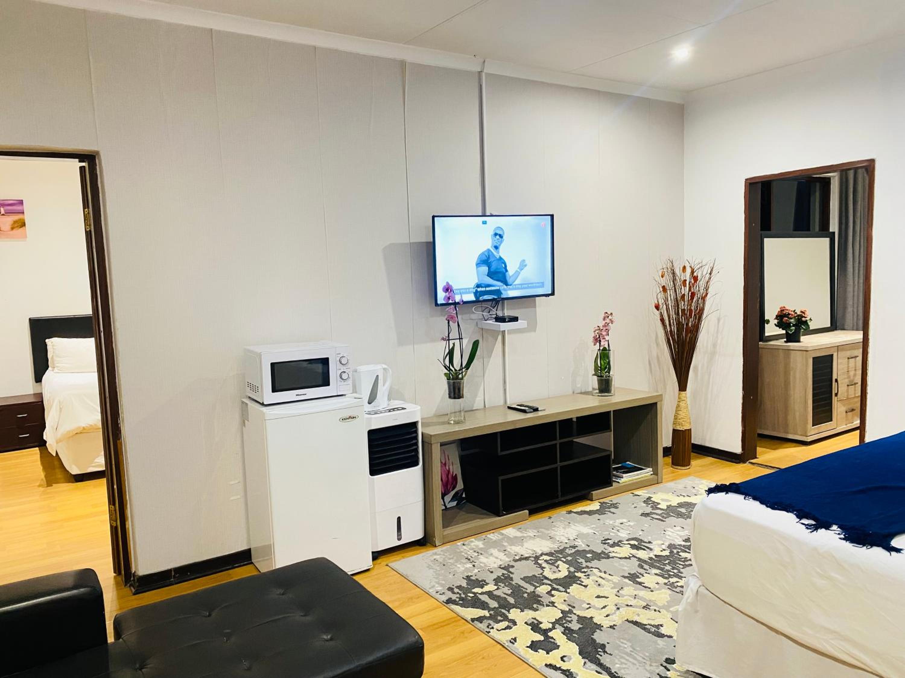 Deluxe Family Room photo 2