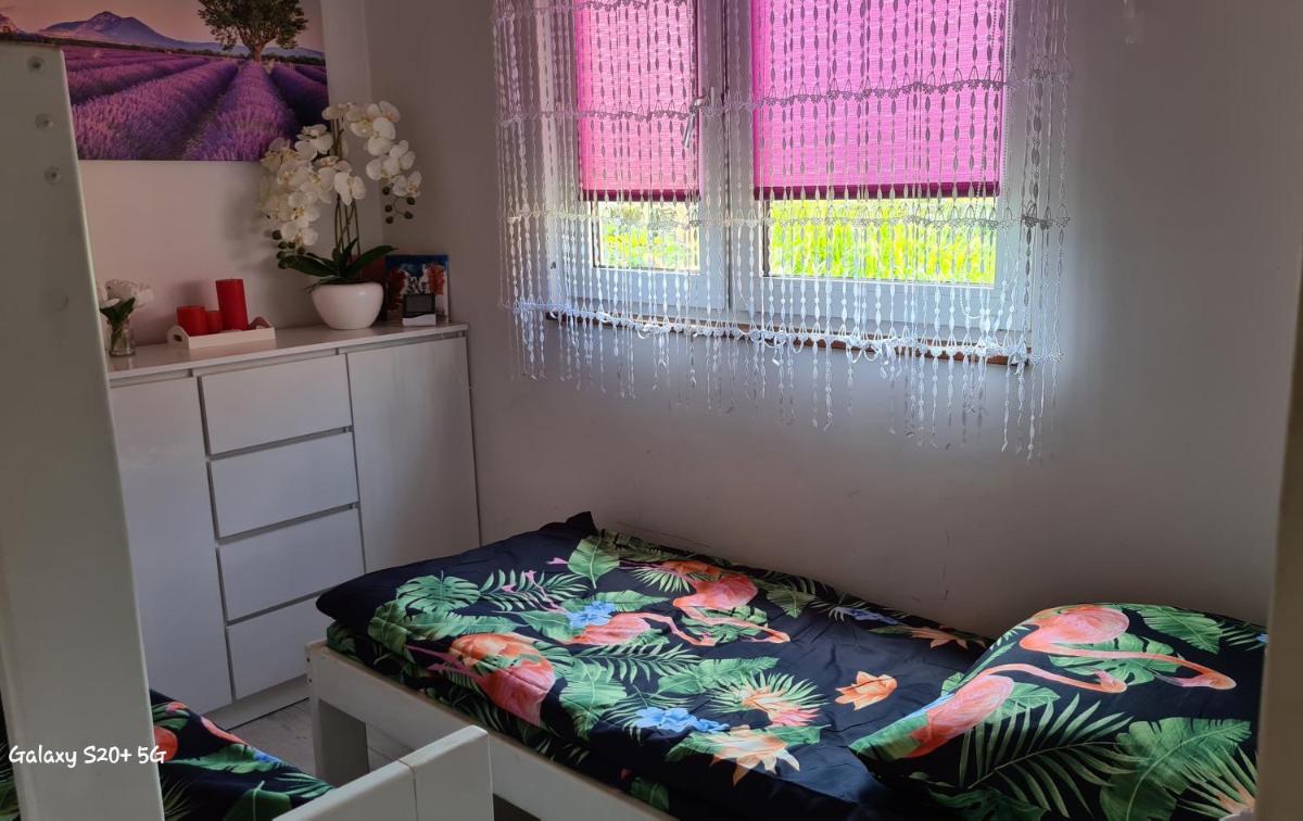 One-Bedroom Apartment - Photo 6