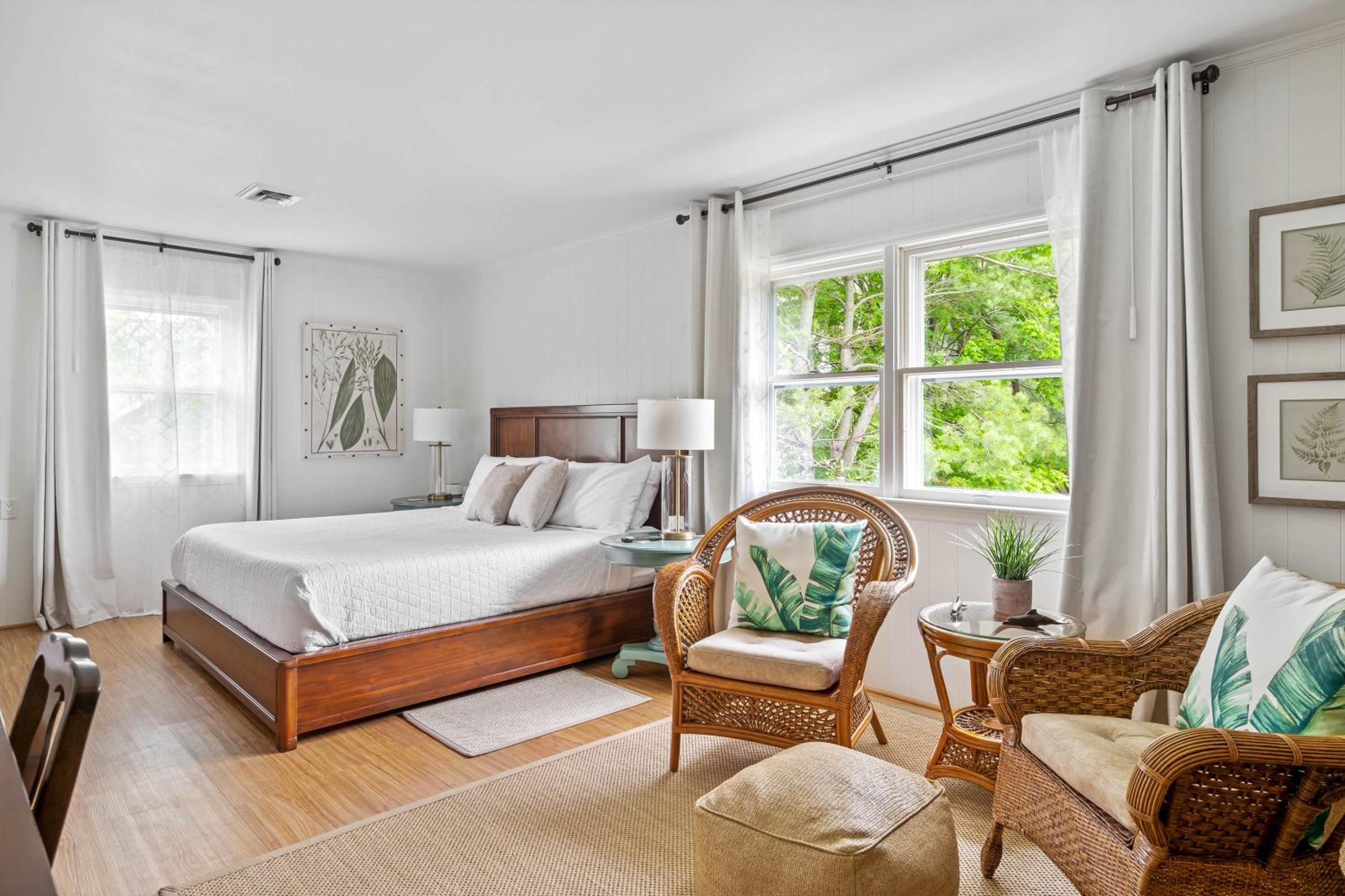 Deluxe King Room