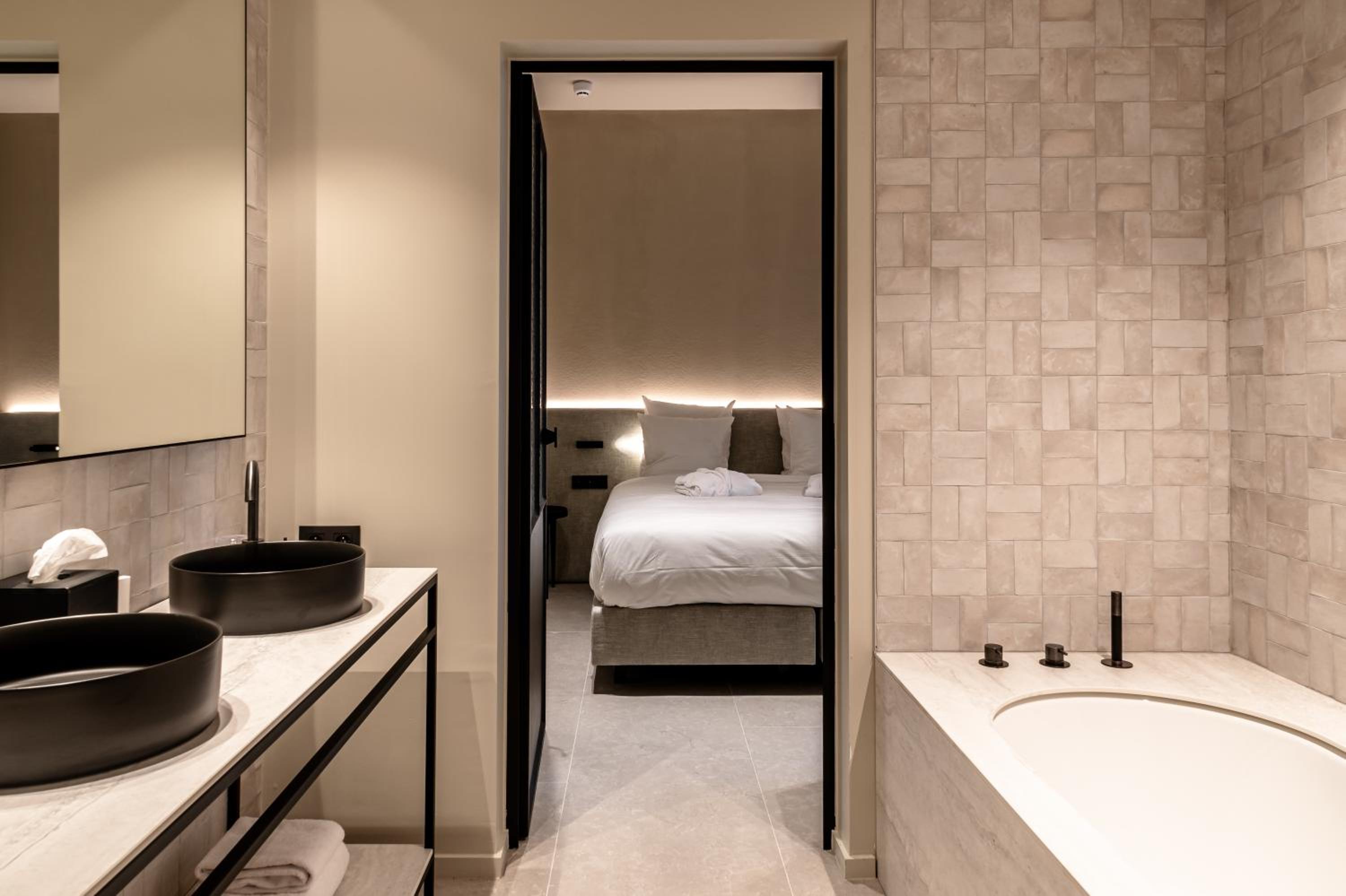 Deluxe Double or Twin Room photo 2