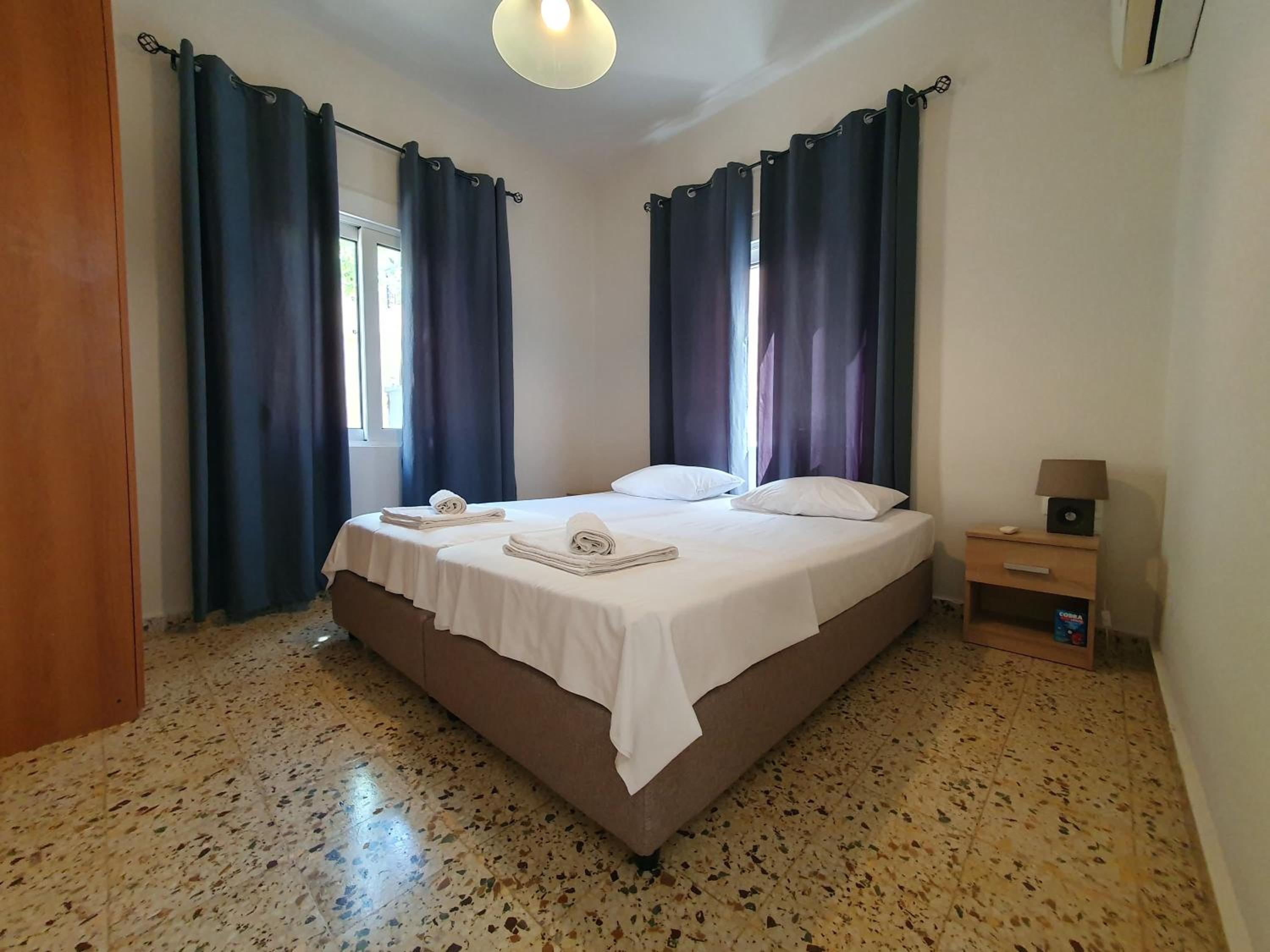 One-Bedroom House photo 1