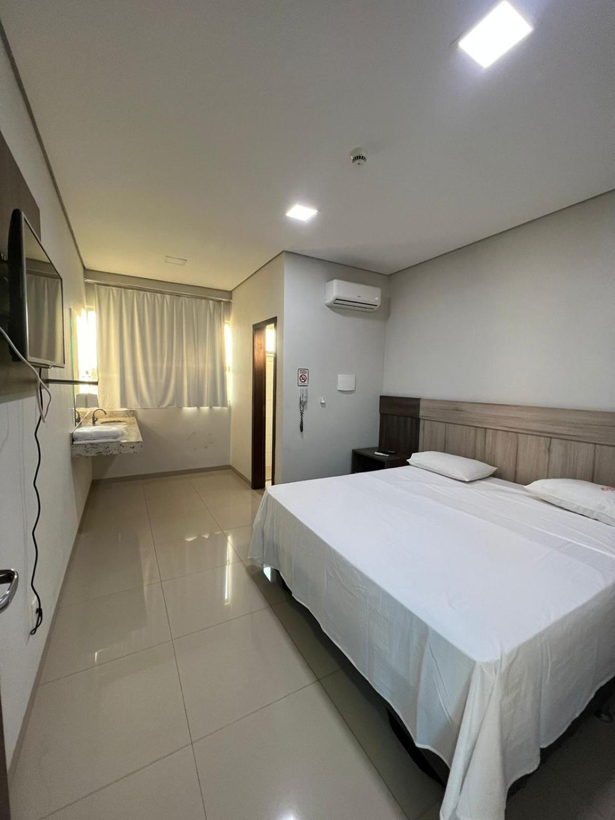 Double or Twin Room with Bathroom - Photo 2