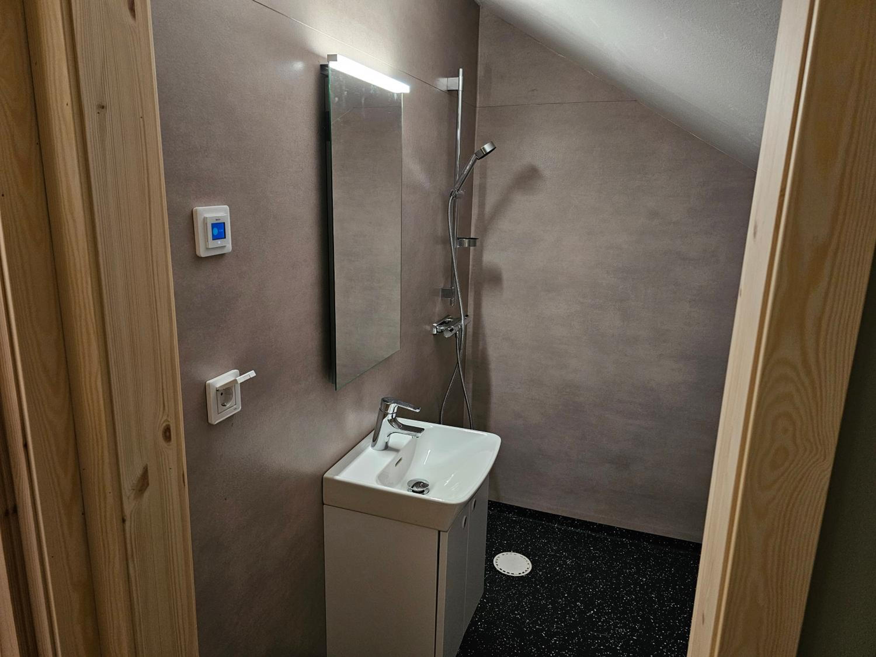Two-Bedroom Apartment - Photo 2