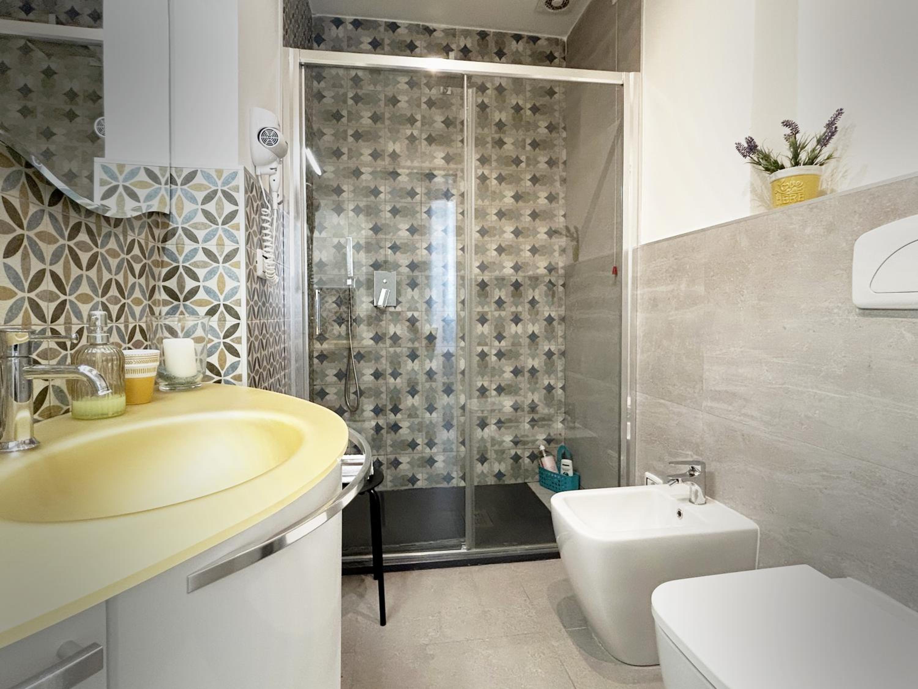 Standard King Room - Photo 2