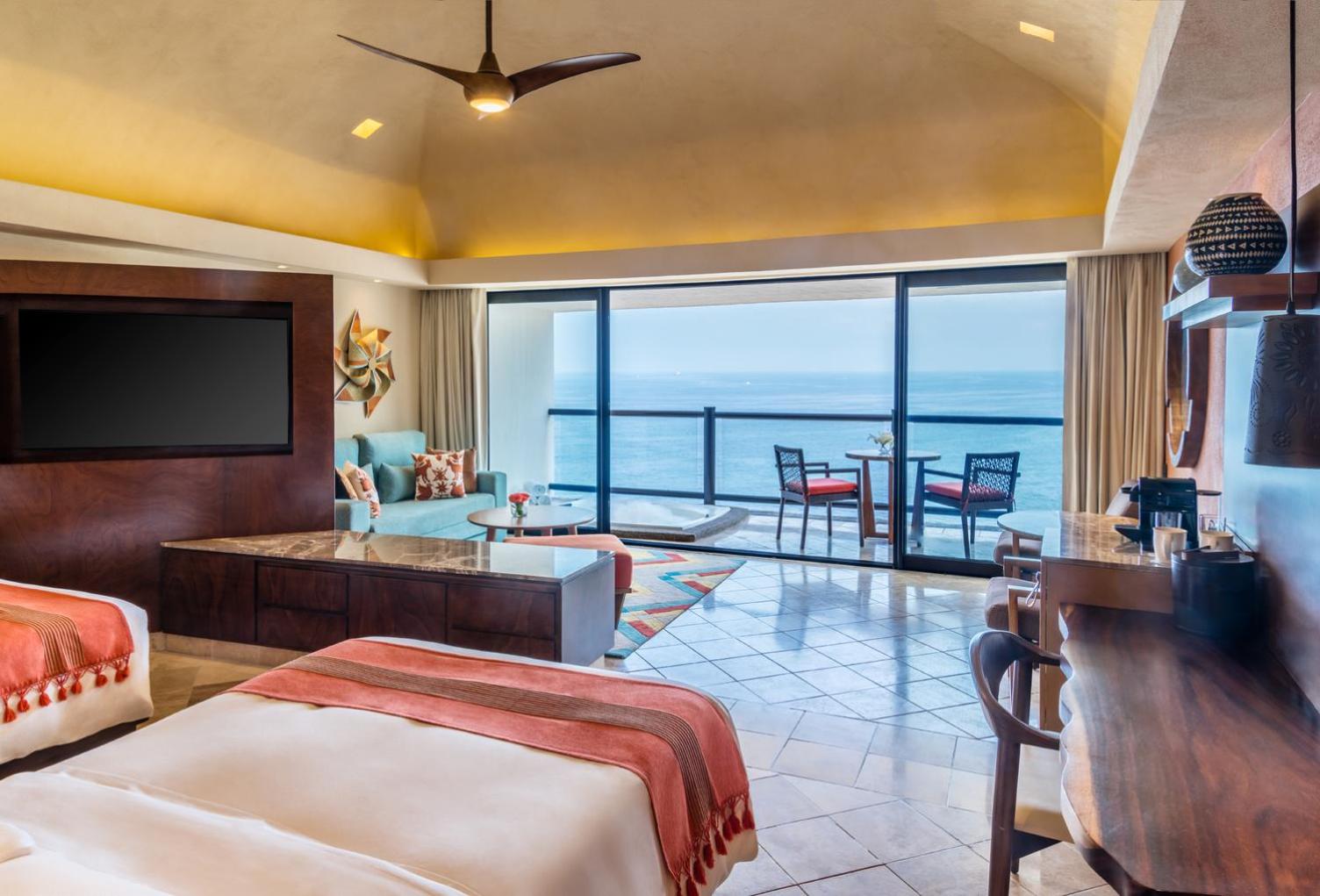 Club Double Room with Hot Tub - Oceanfront - Photo 1