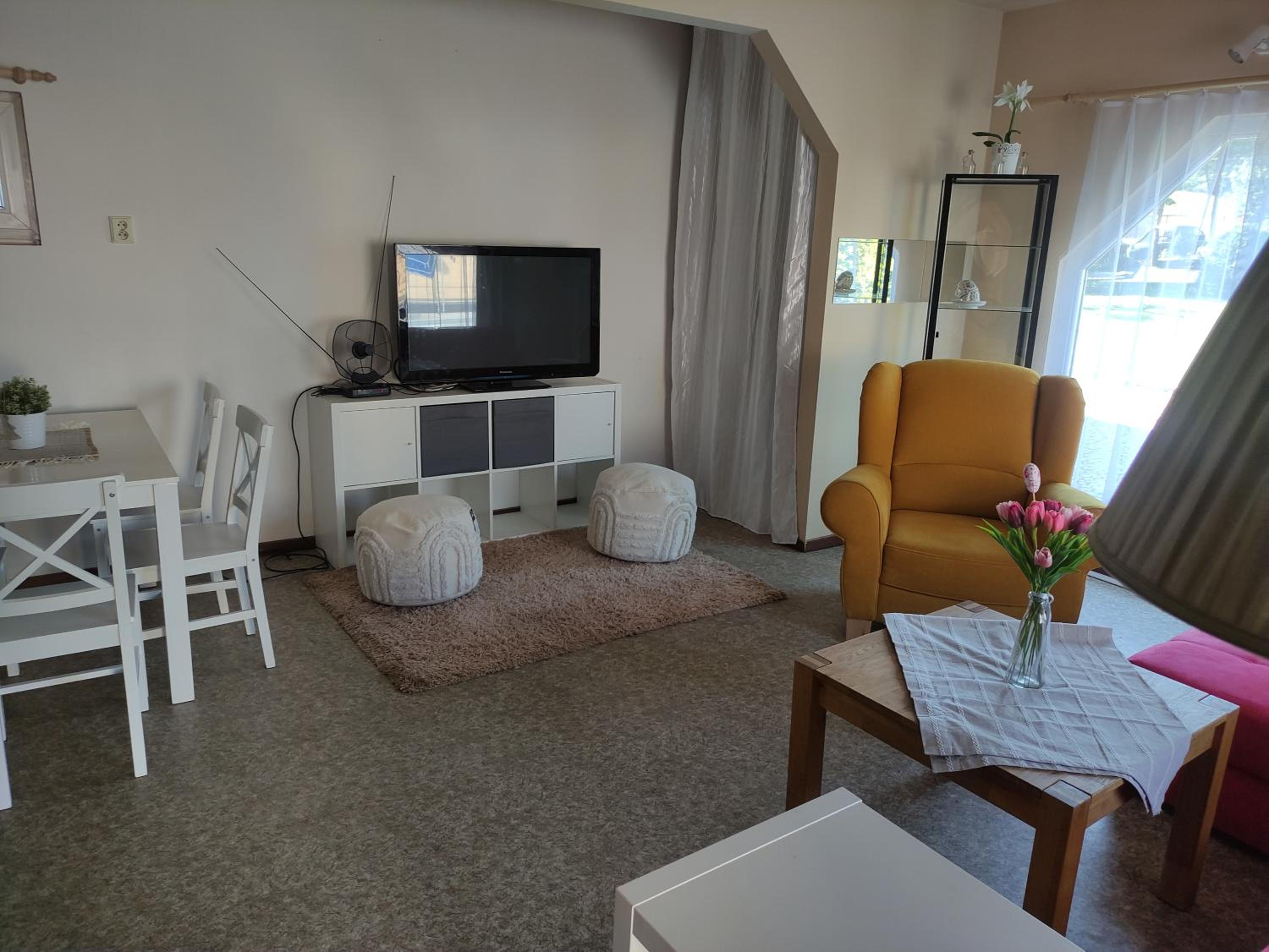 One-Bedroom Apartment photo 1