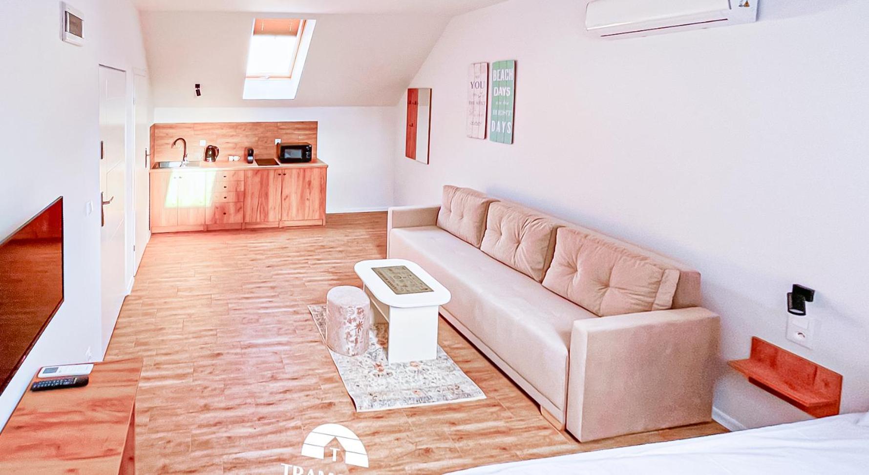 Quadruple Room with Bathroom - Photo 1