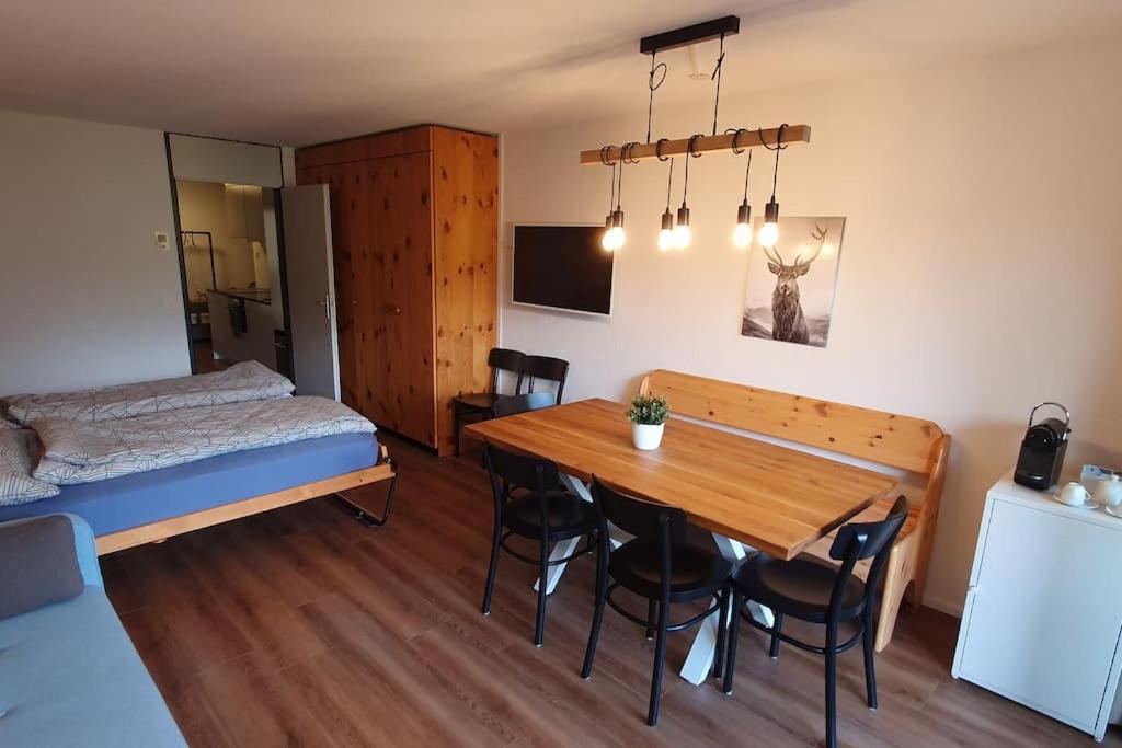 One-Bedroom Apartment photo 1