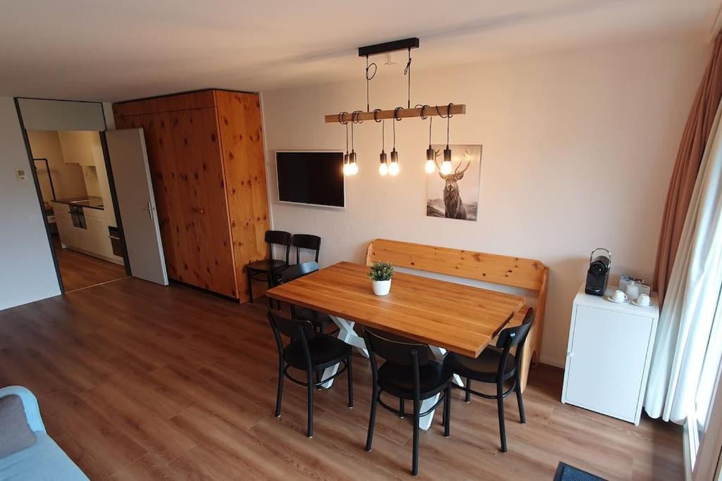 One-Bedroom Apartment photo 2