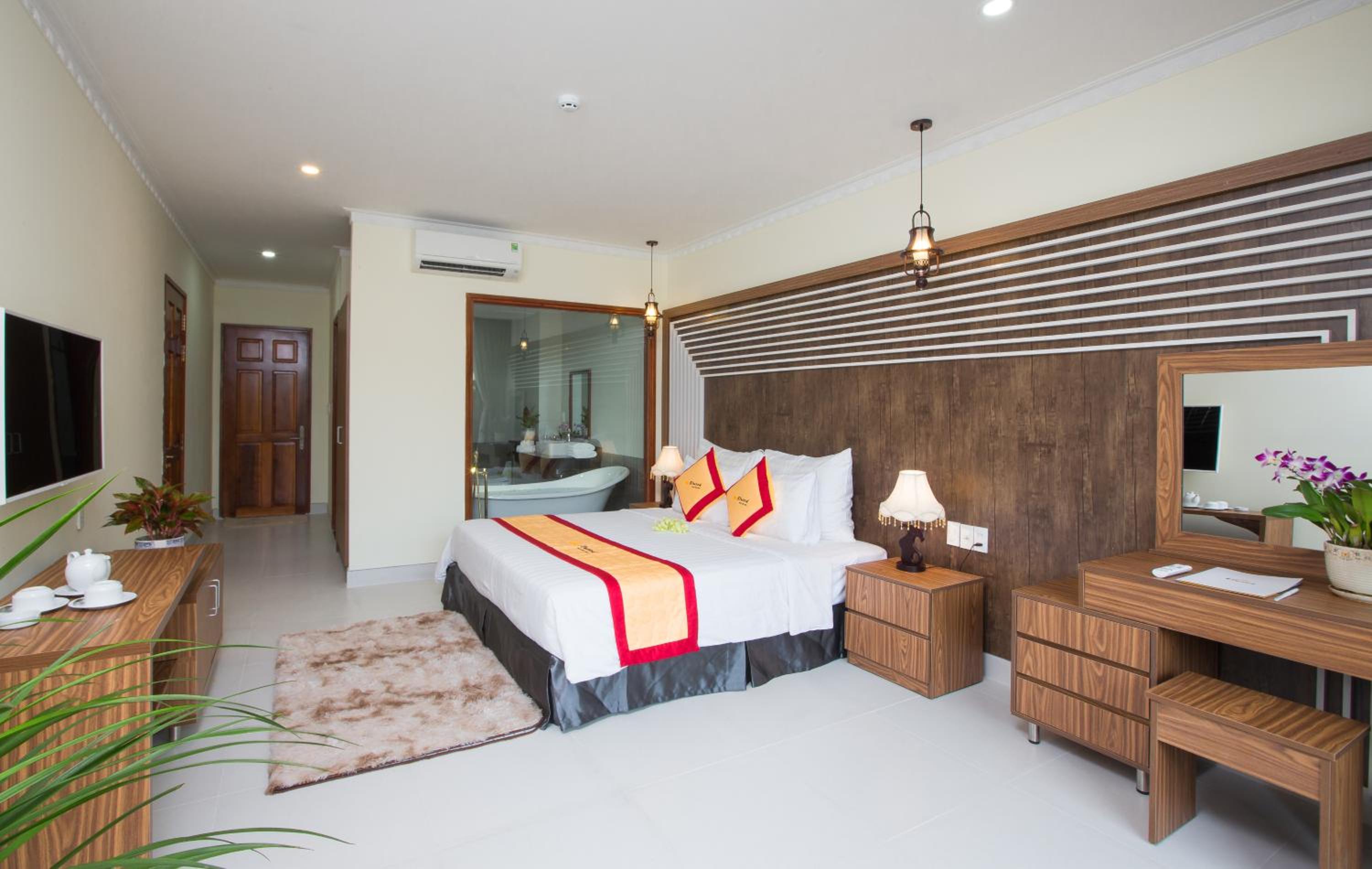 Two-Bedroom Suite - Photo 10