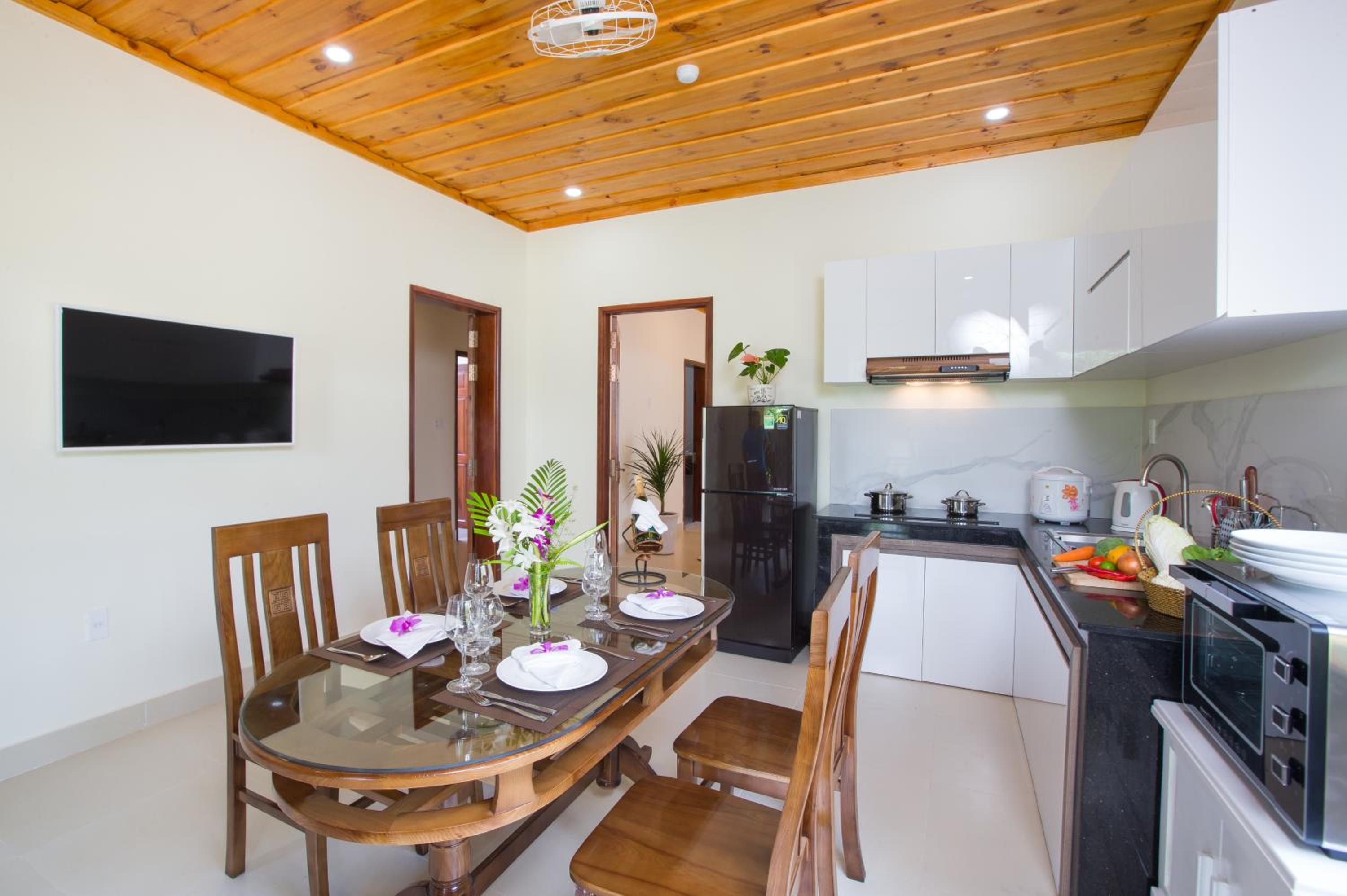 Two-Bedroom Villa - Photo 2