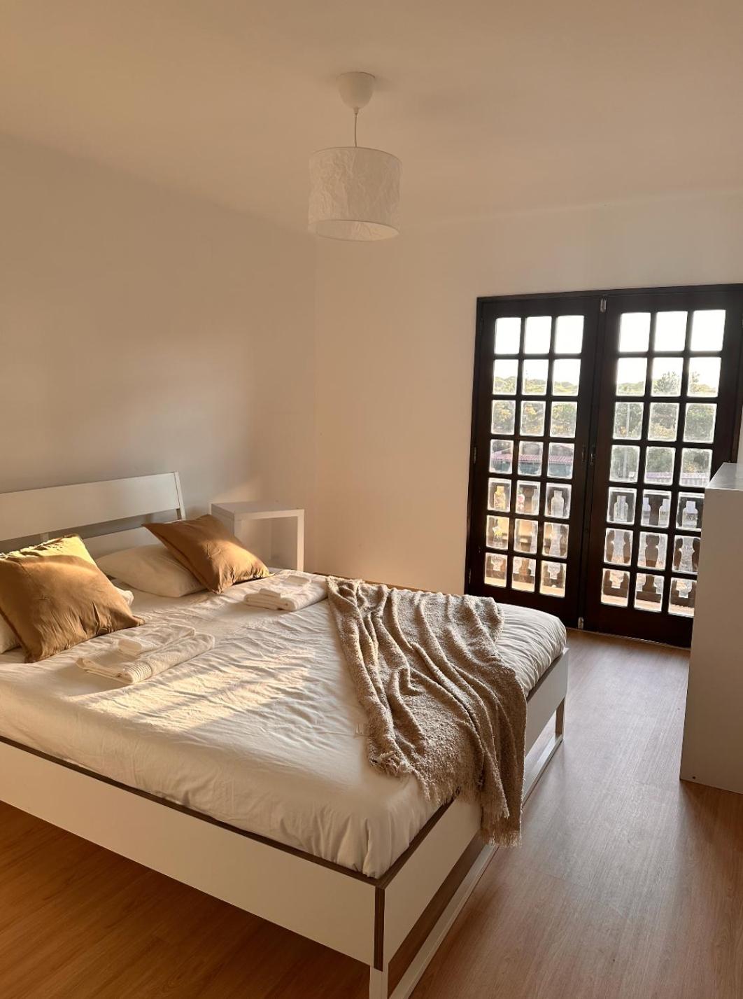 Double Room with Shared Bathroom photo 2