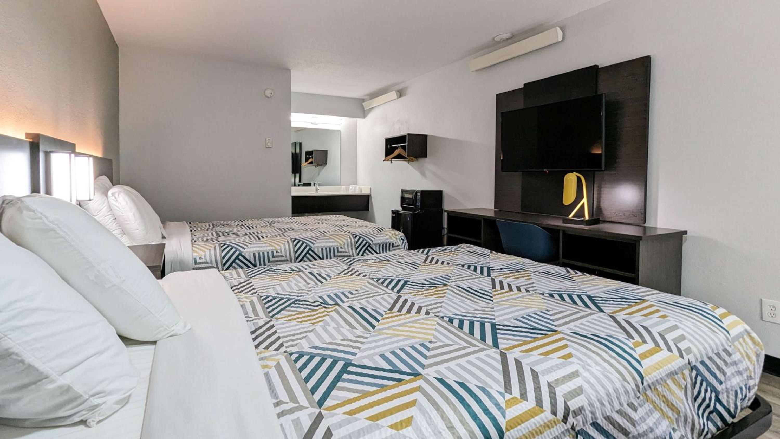 Deluxe Quadruple Room - Photo 6