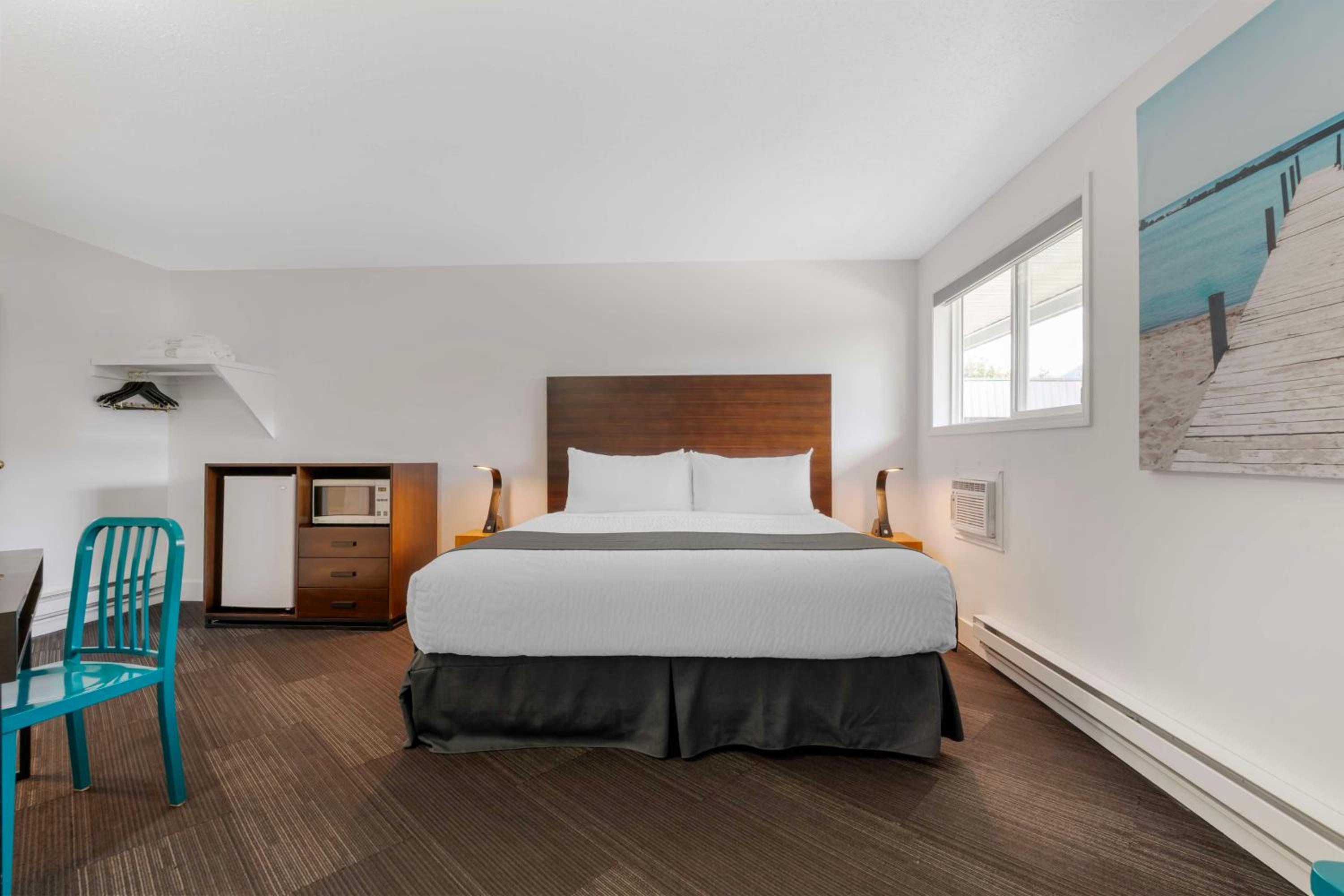 King Room with Mountain View