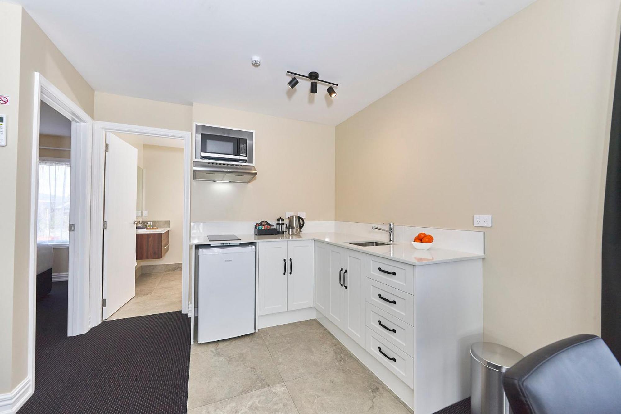 One-Bedroom Suite - Photo 2