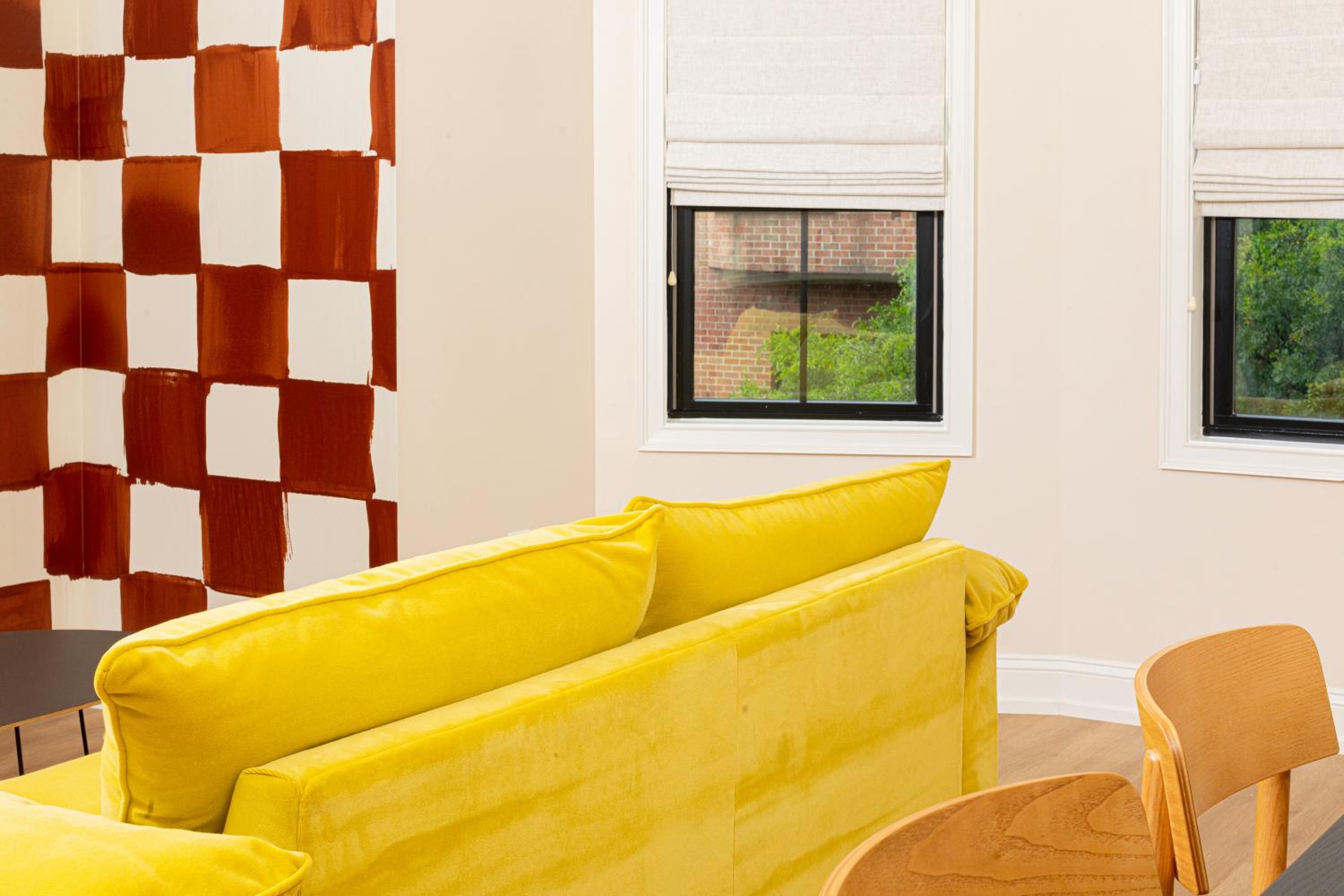 Queen Suite - Photo 1