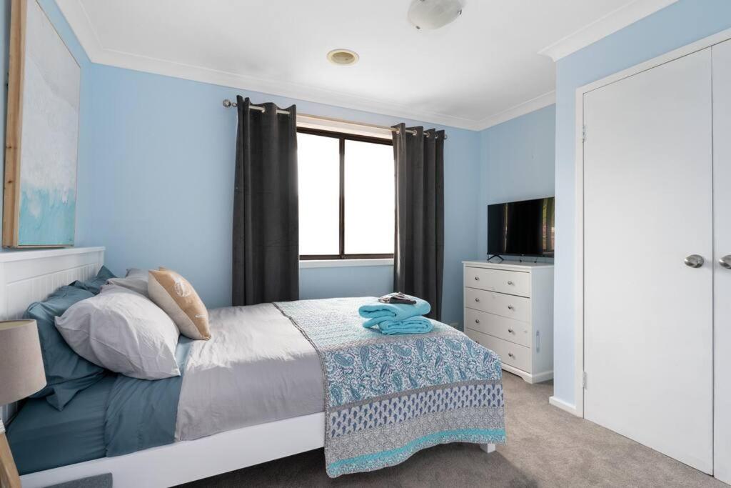 Three-Bedroom House photo 1