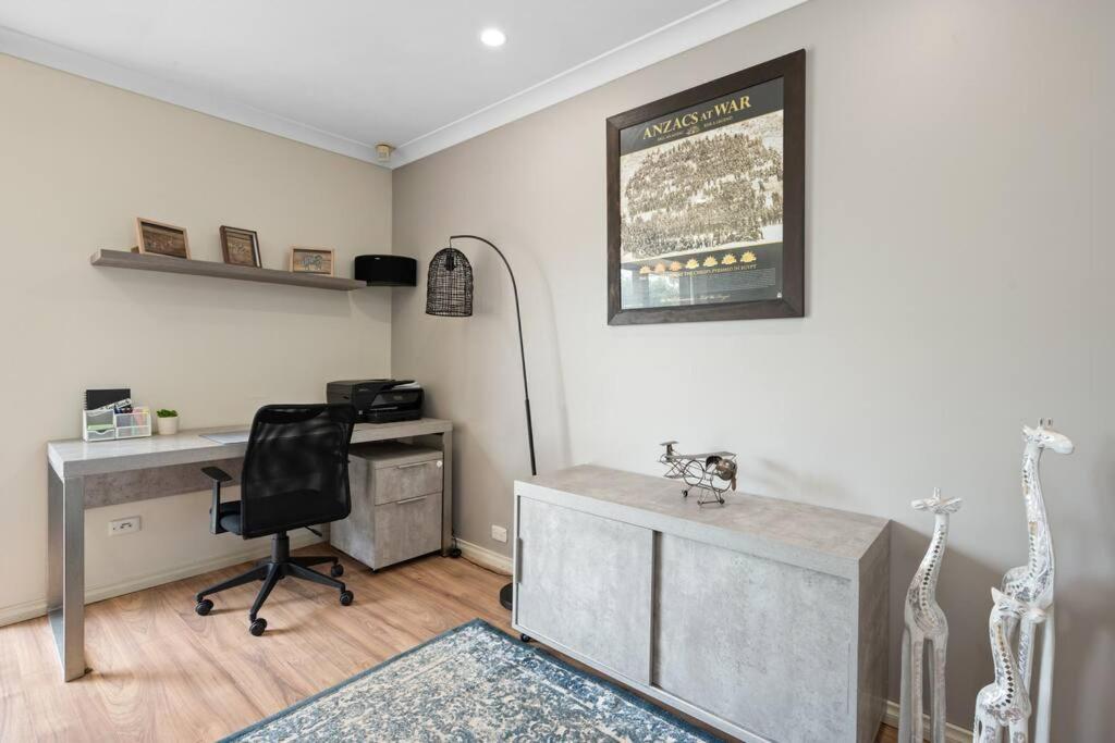 Three-Bedroom House photo 2