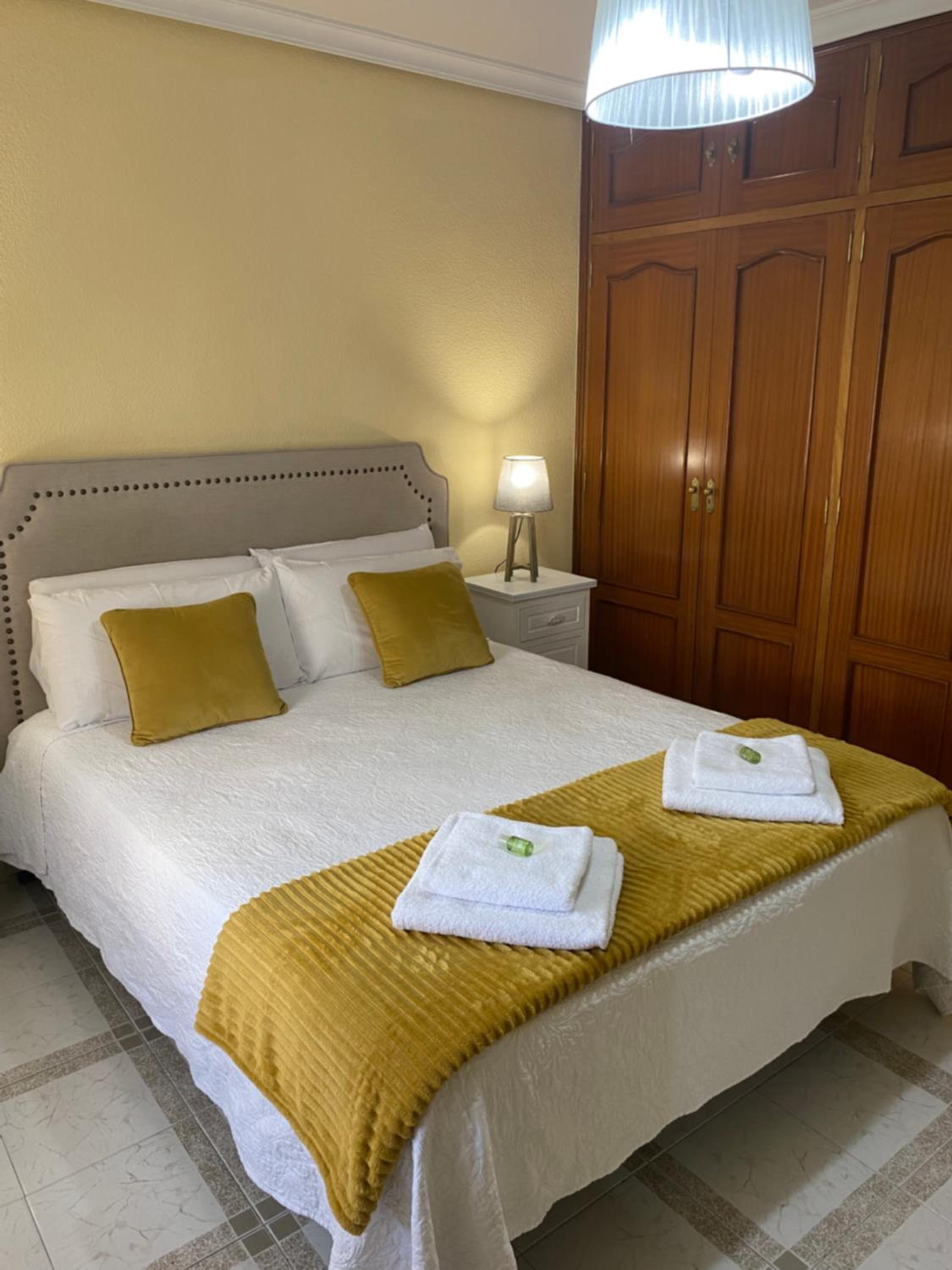 Double Room with Shared Bathroom photo 2