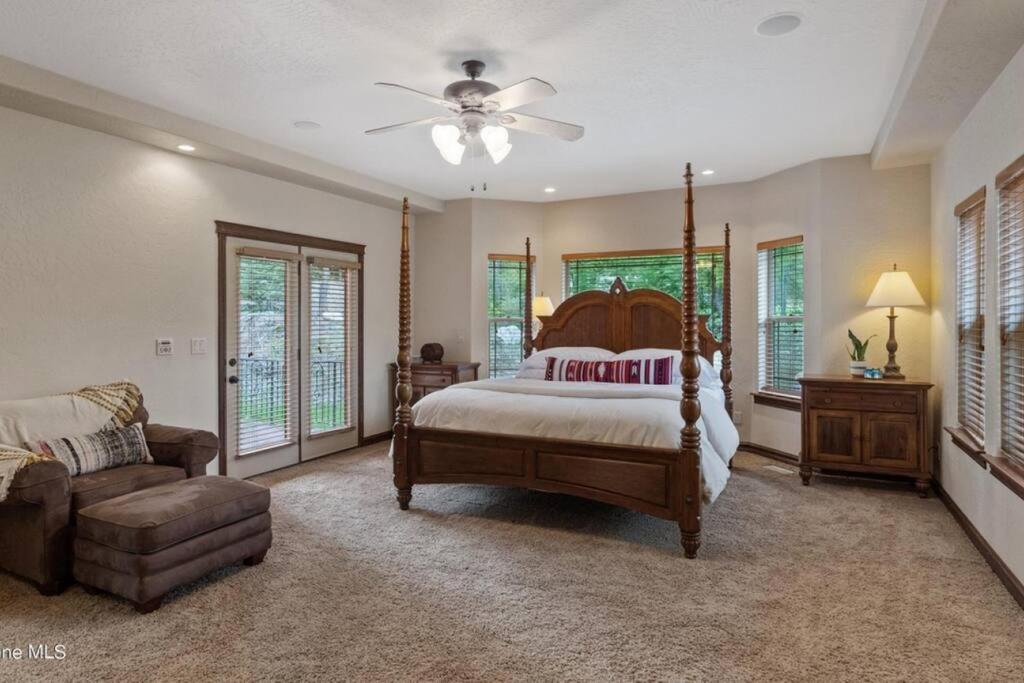 Four-Bedroom House photo 1