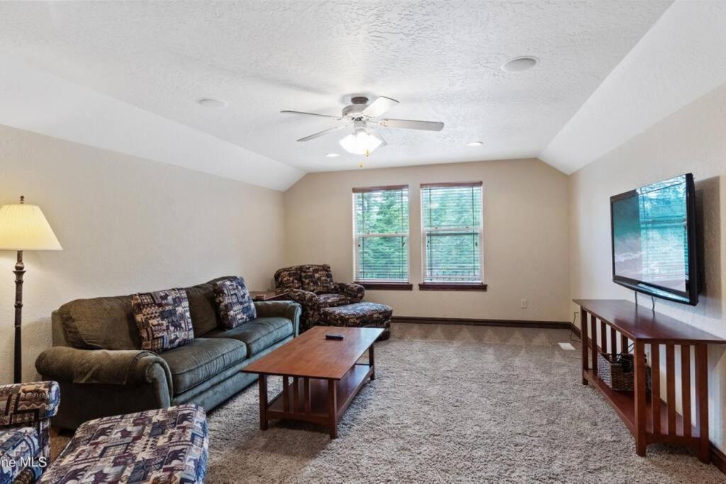 Four-Bedroom House photo 3