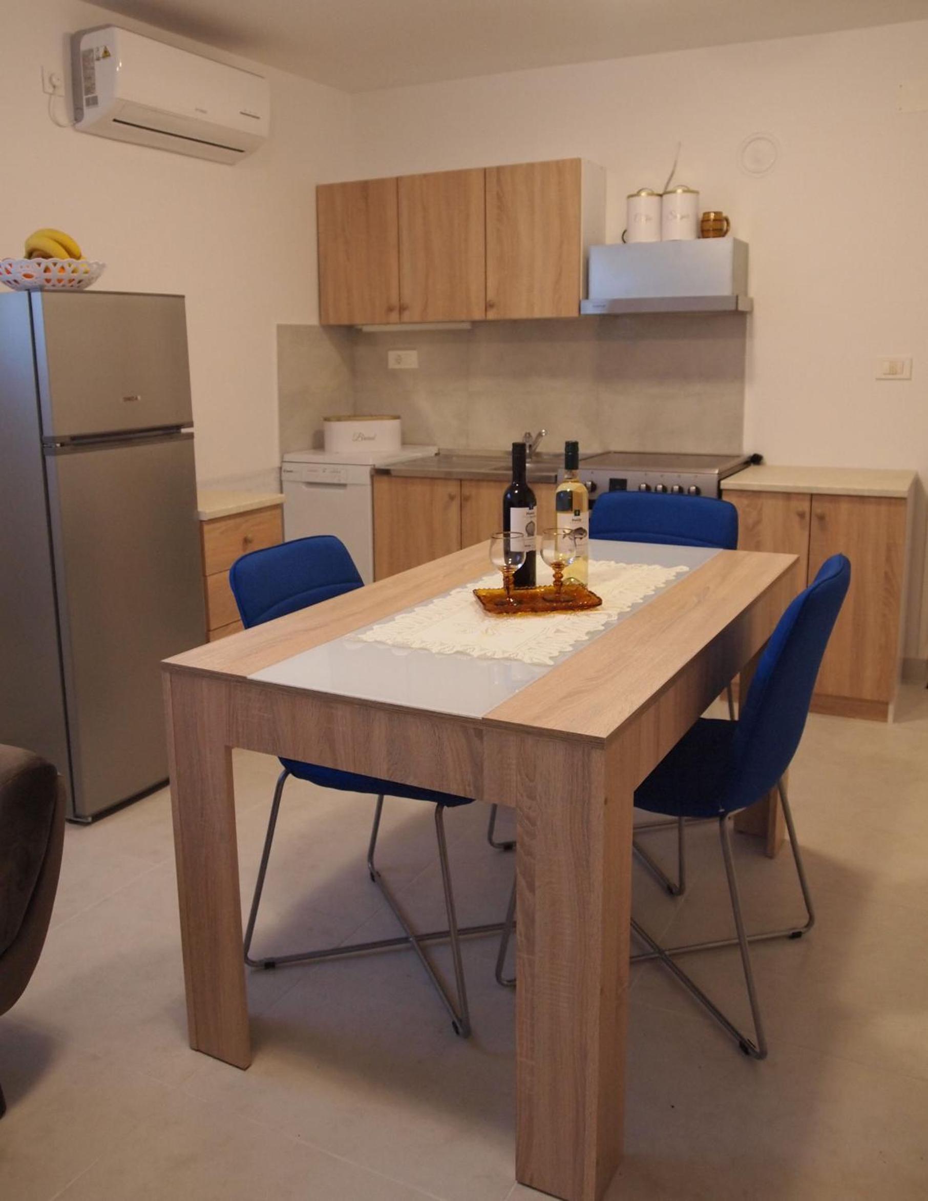 One-Bedroom Apartment - Photo 6