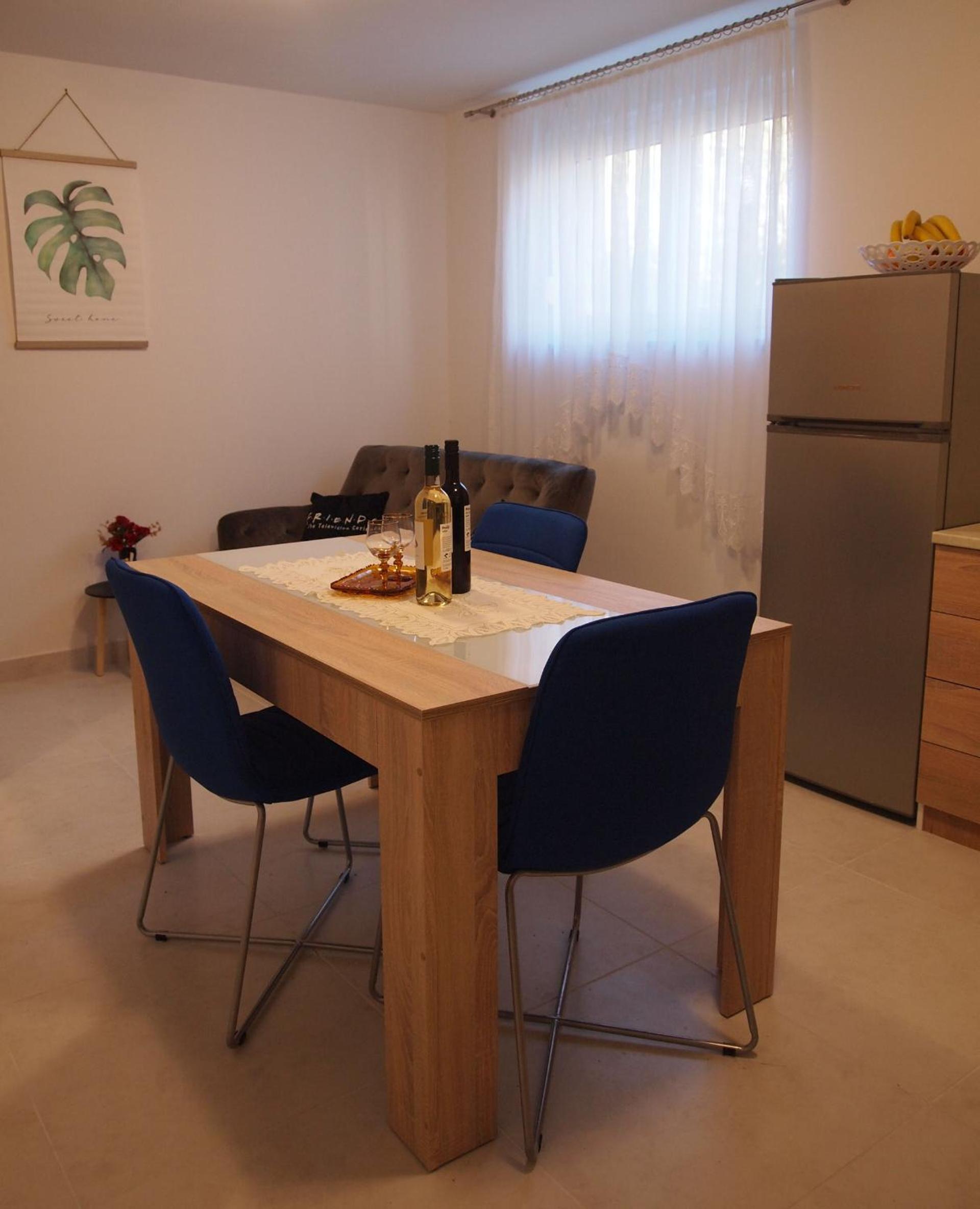 One-Bedroom Apartment - Photo 5
