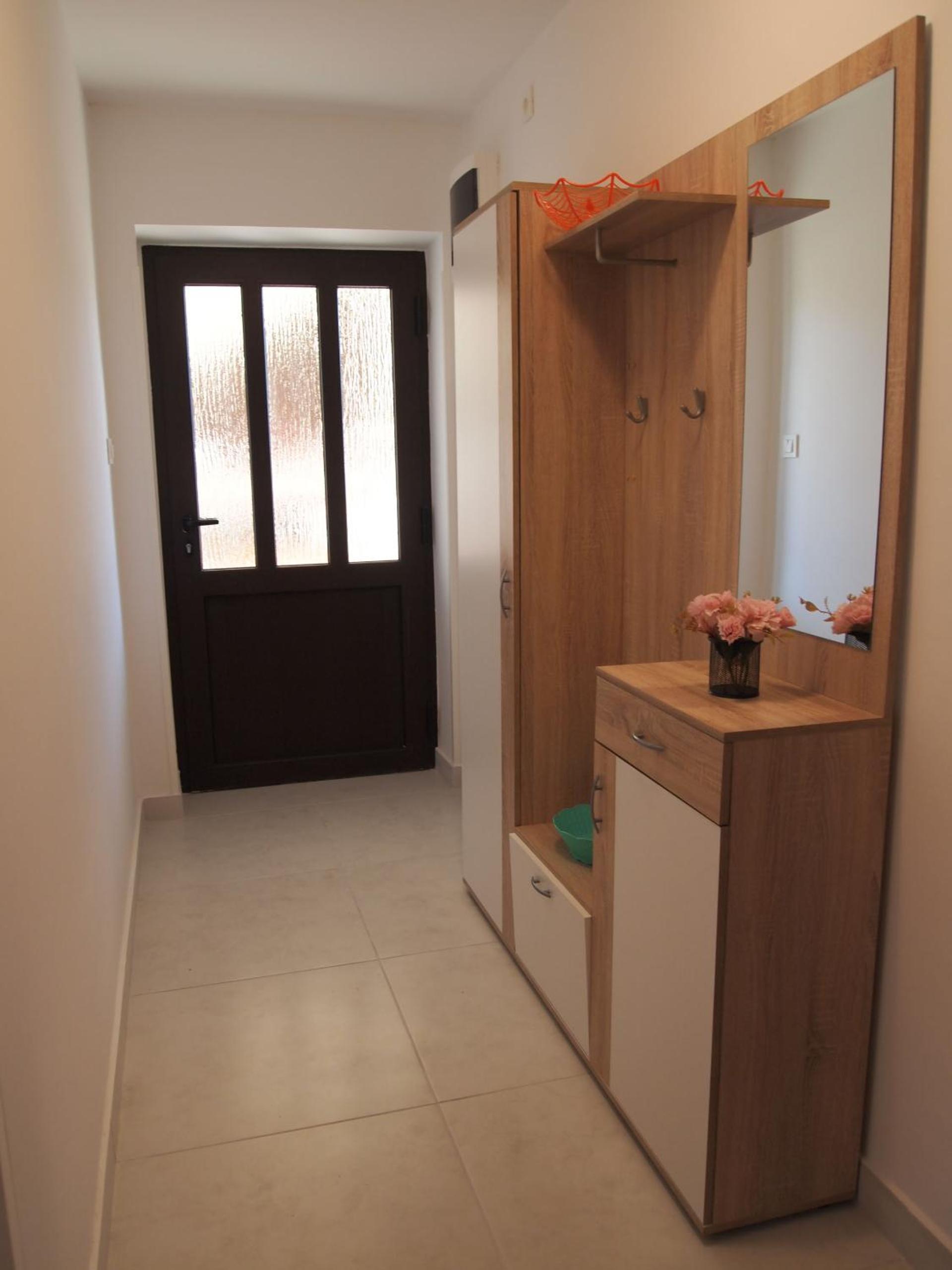 One-Bedroom Apartment - Photo 7