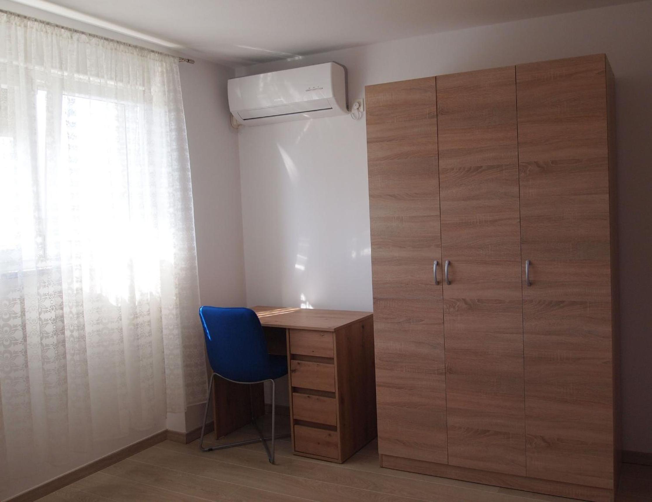 One-Bedroom Apartment - Photo 1